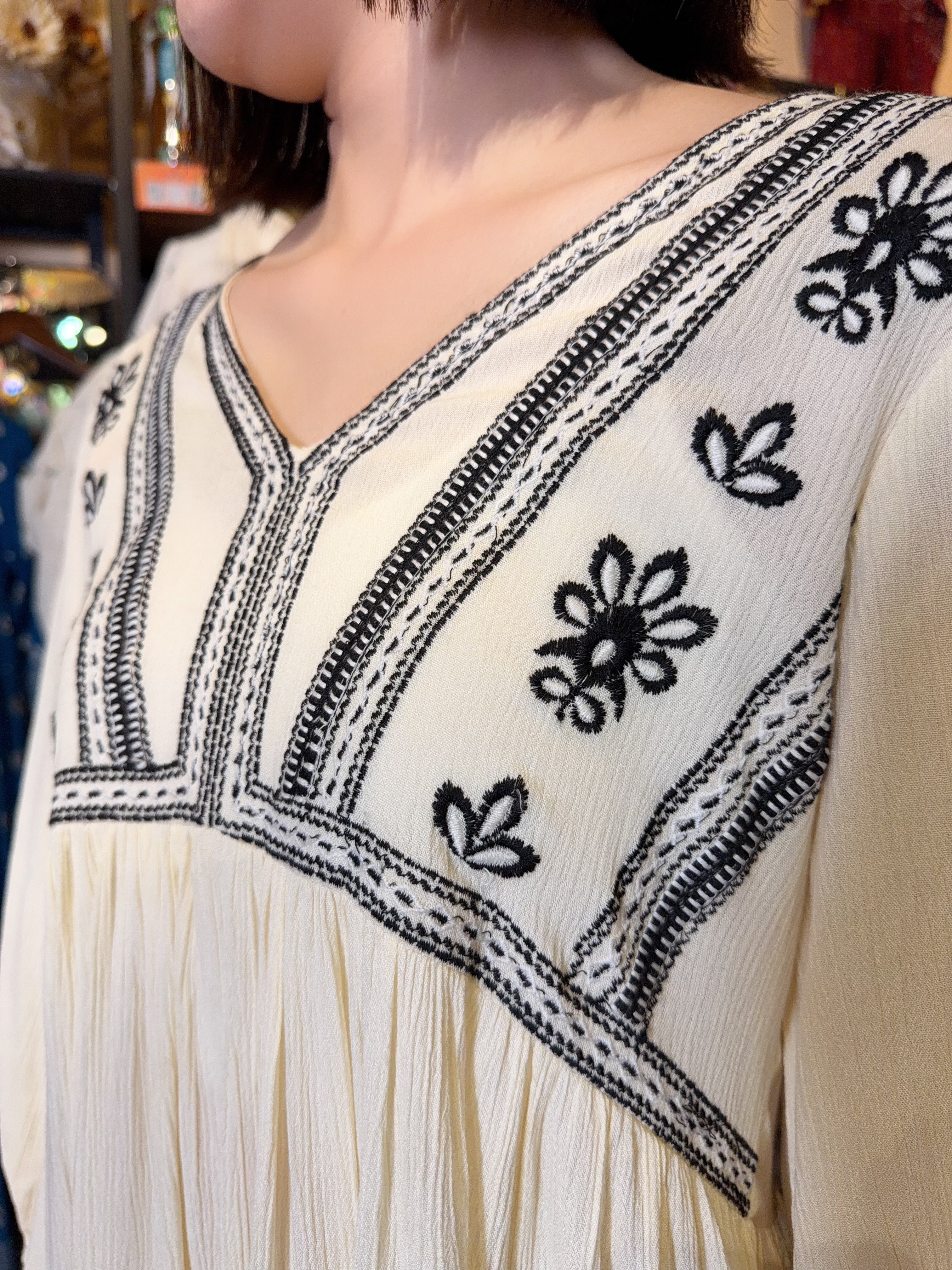 1659 White V-Neck JP Style 2-Layer Short OP33"