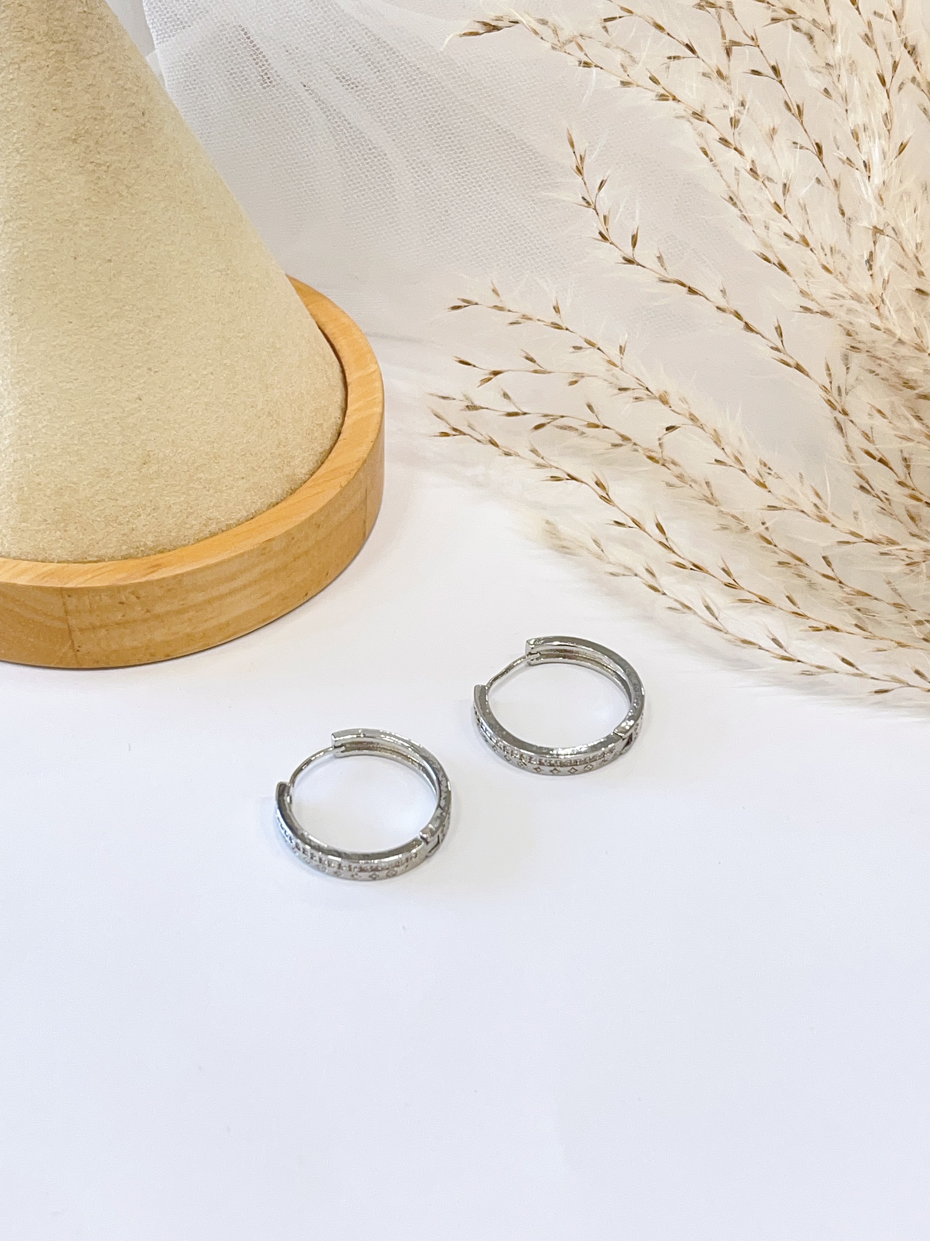 通勤必入！高级感小钻耳环