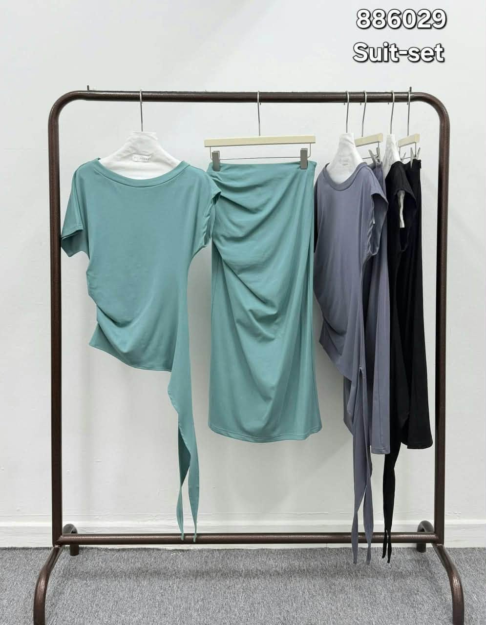 VIL-SW886029 ASYMMETRIC TOP SET SKIRT