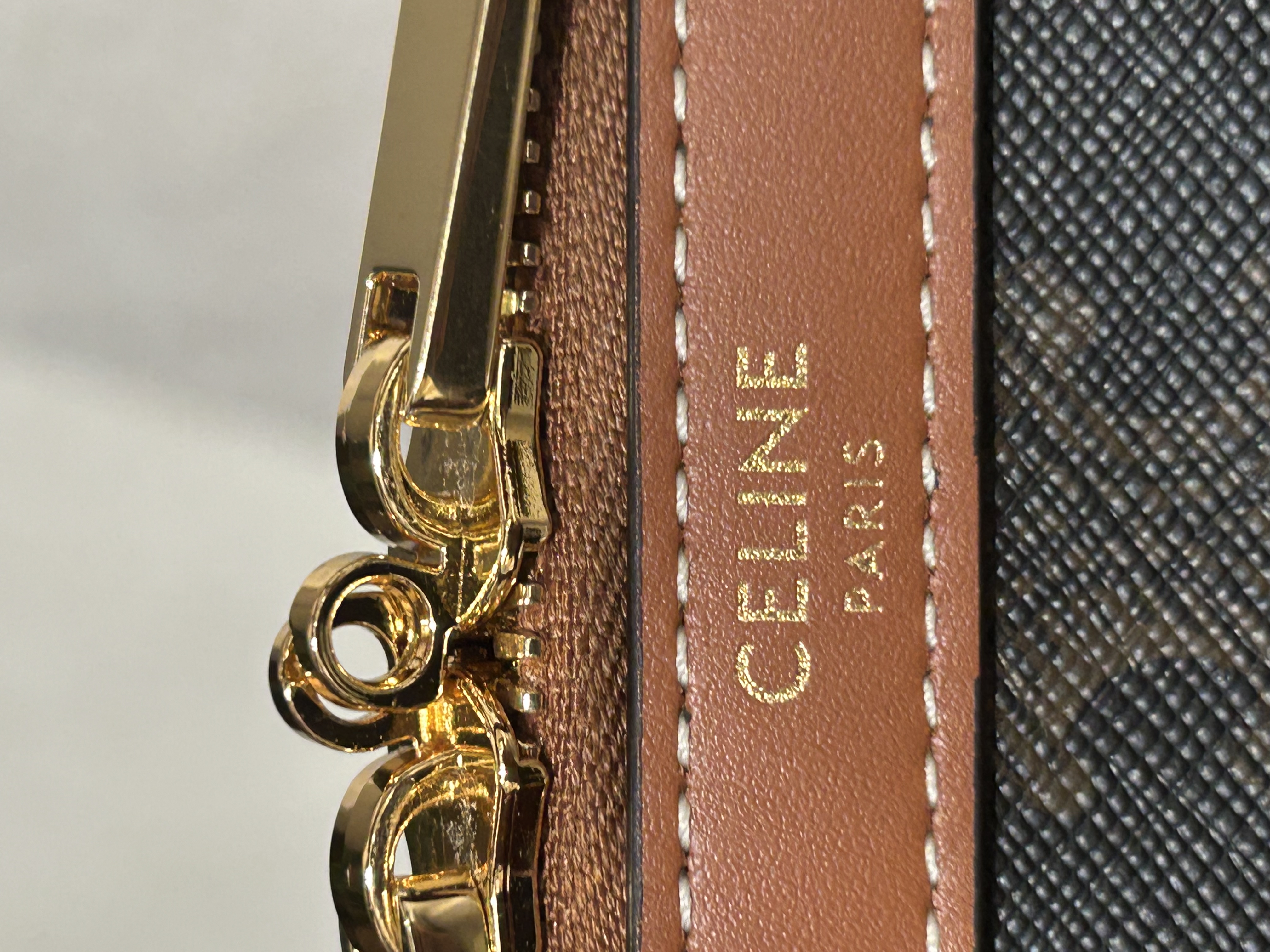 未使用品 Celine Boston Medium 2Way Bag 100%Authentic, Unused未使用品 ✅Key Lock✅Tag✅Dust bag