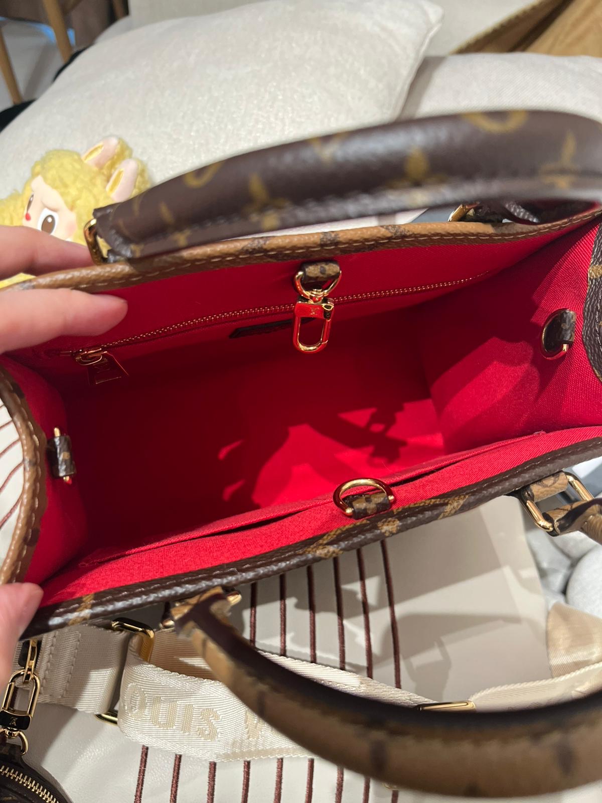未使用品 Lv OnTheGo PM M46373 Monogram Reverse 100%Authentic, Unised ✅Coin purse ✅nfc✅dust bag ✅可調節肩帶✅box