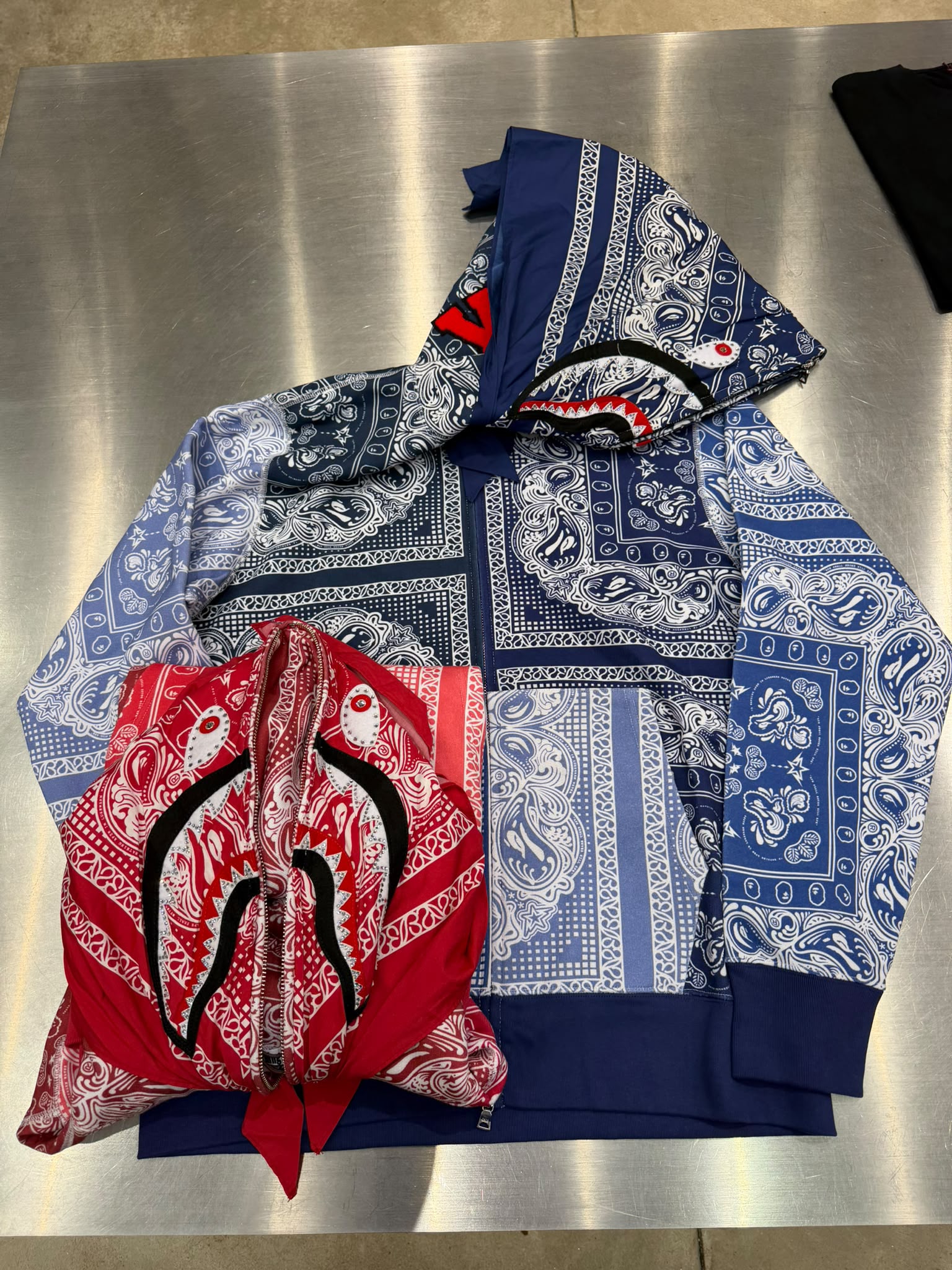 BAPE PAISLEY PATTERN SHARK FULL ZIP HOODIE (M323151R)