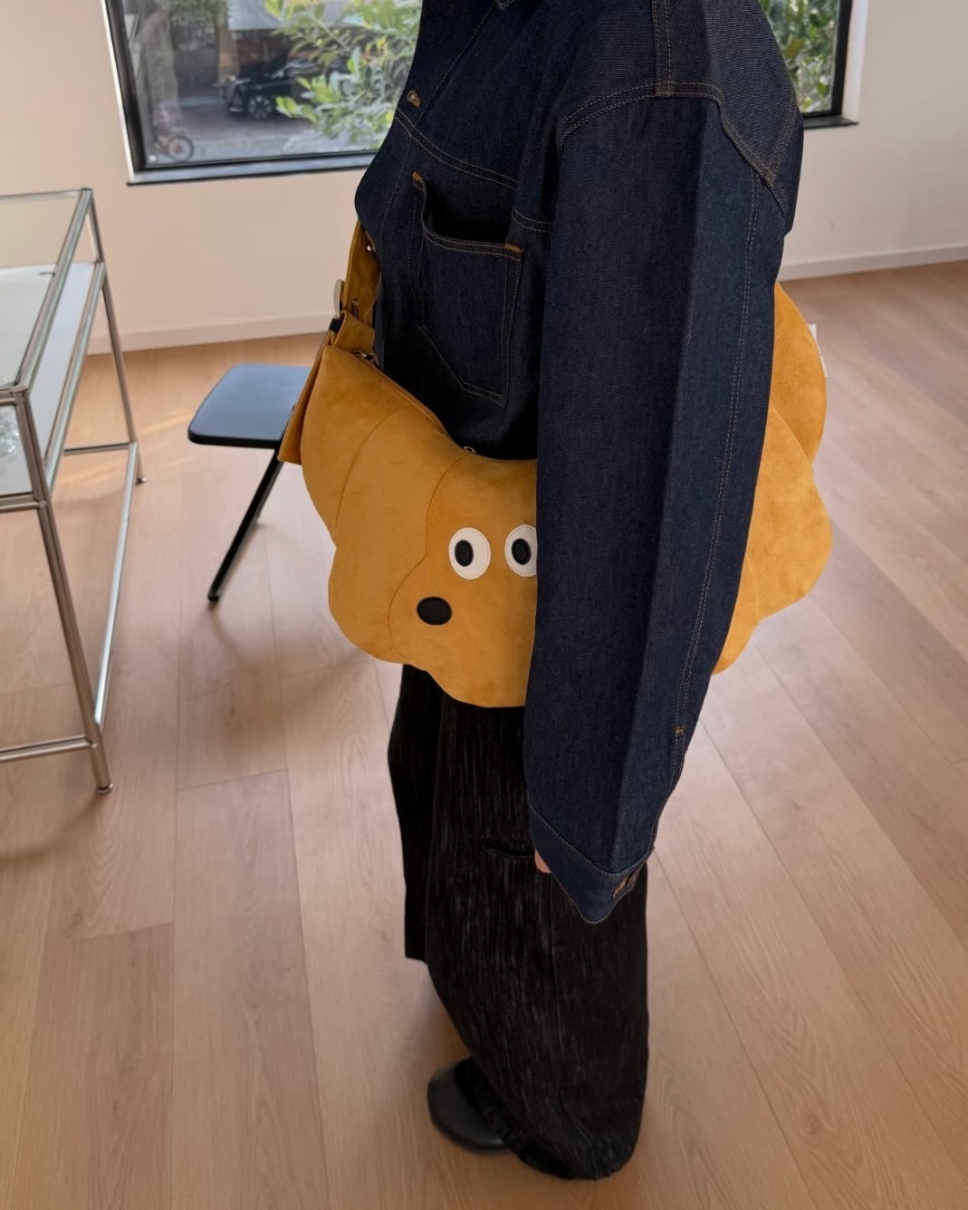 焦糖色臘腸狗牛角包 (大容量斜孭袋) 