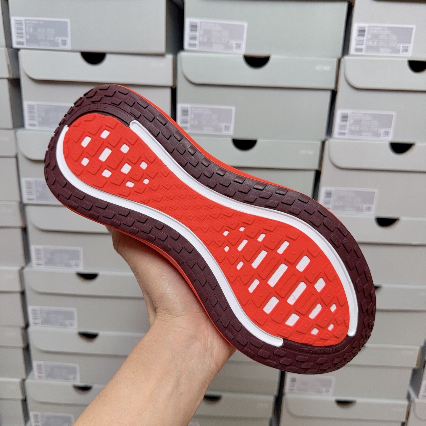 Nike Vomero Plus HV8154-604