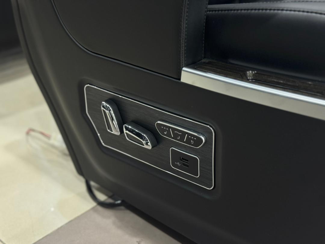 HIACE FULL SET PILOT SEAT / H300-ST-6013-KN