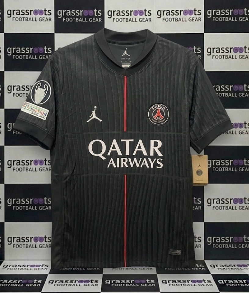 ［到港途中］25/26 巴黎聖日門 2客 Size L 連原裝歐聯字章