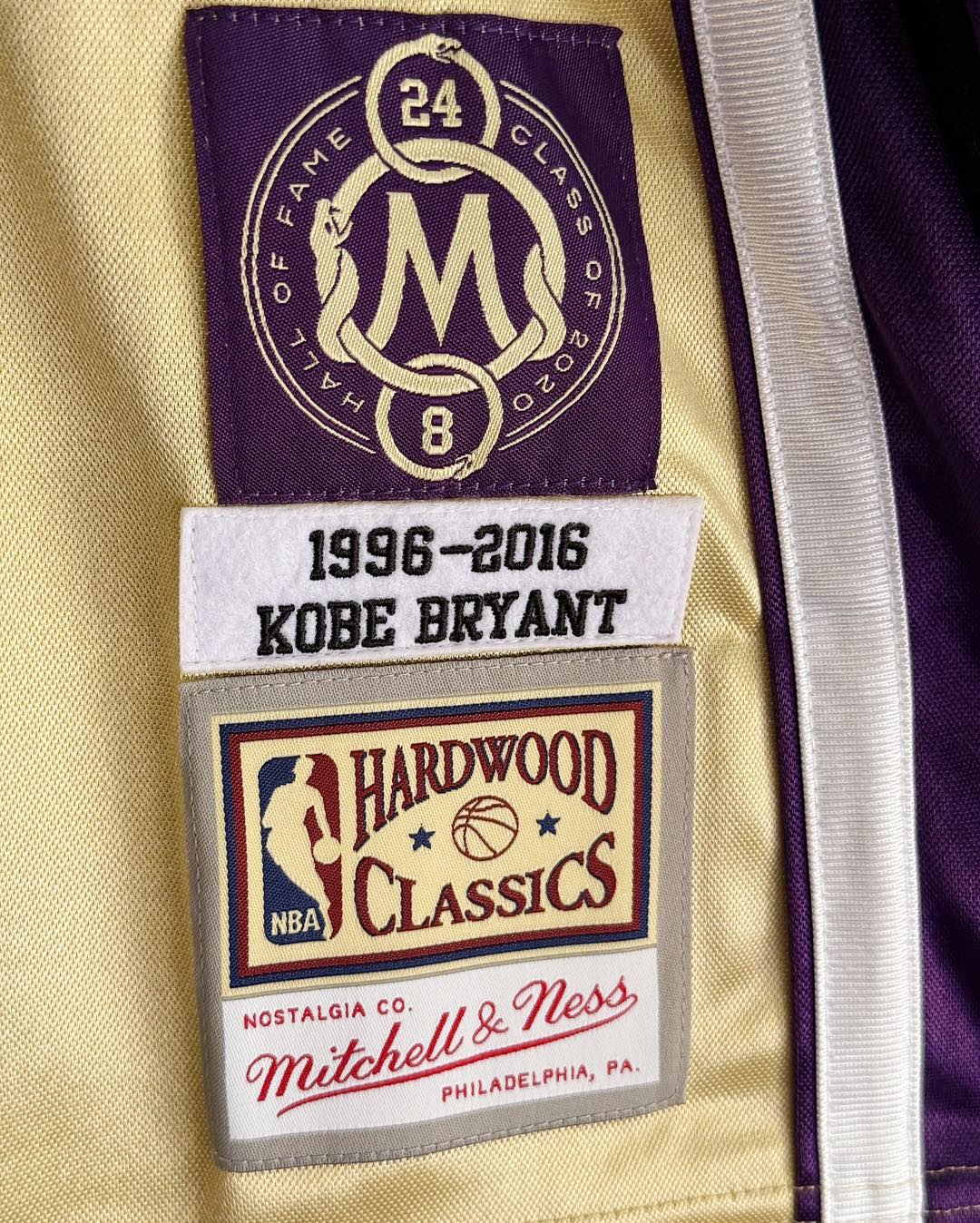 M&N Kobe Bryant HOF Au Jersey 