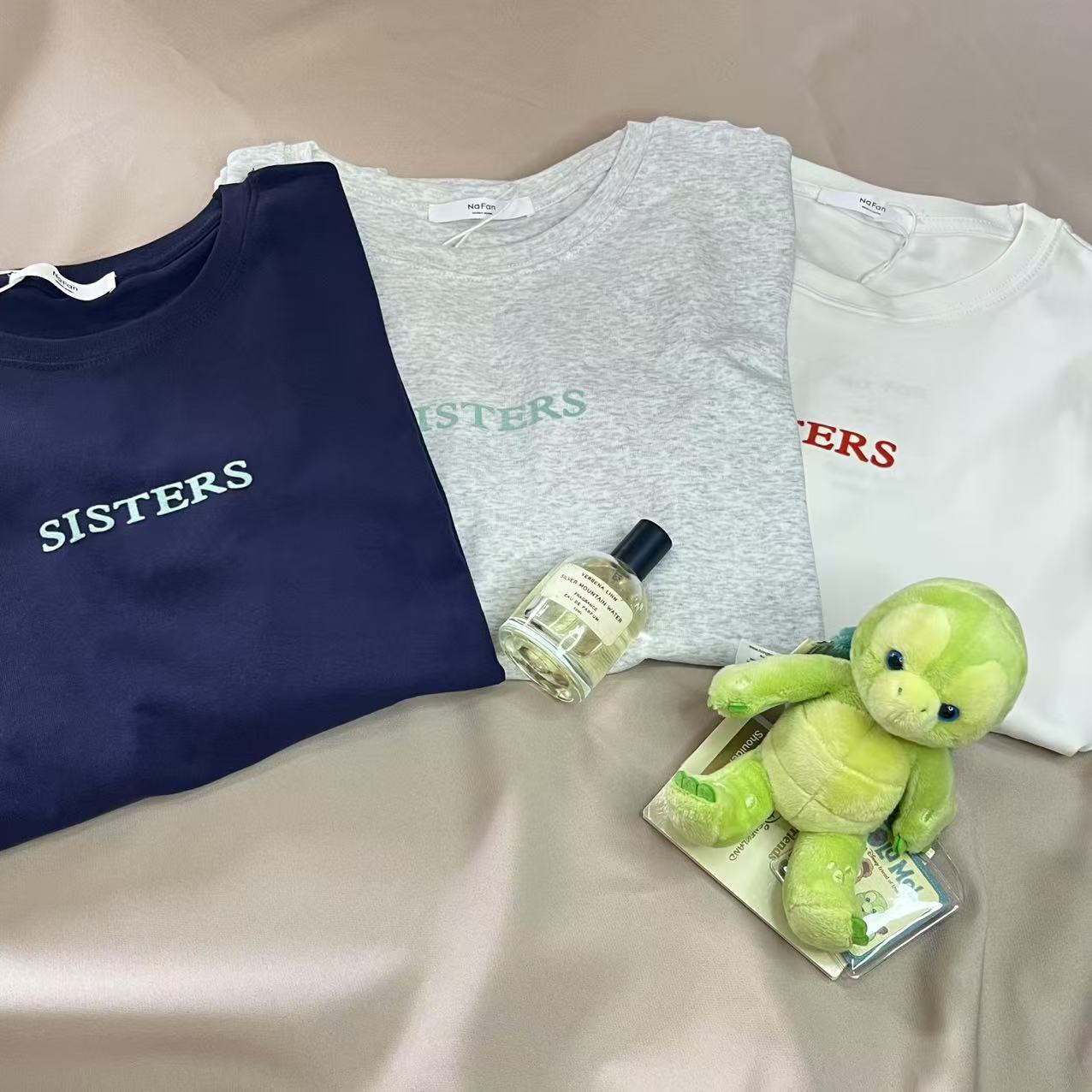 T2009#713 [Sarin] Graphic T-shirt