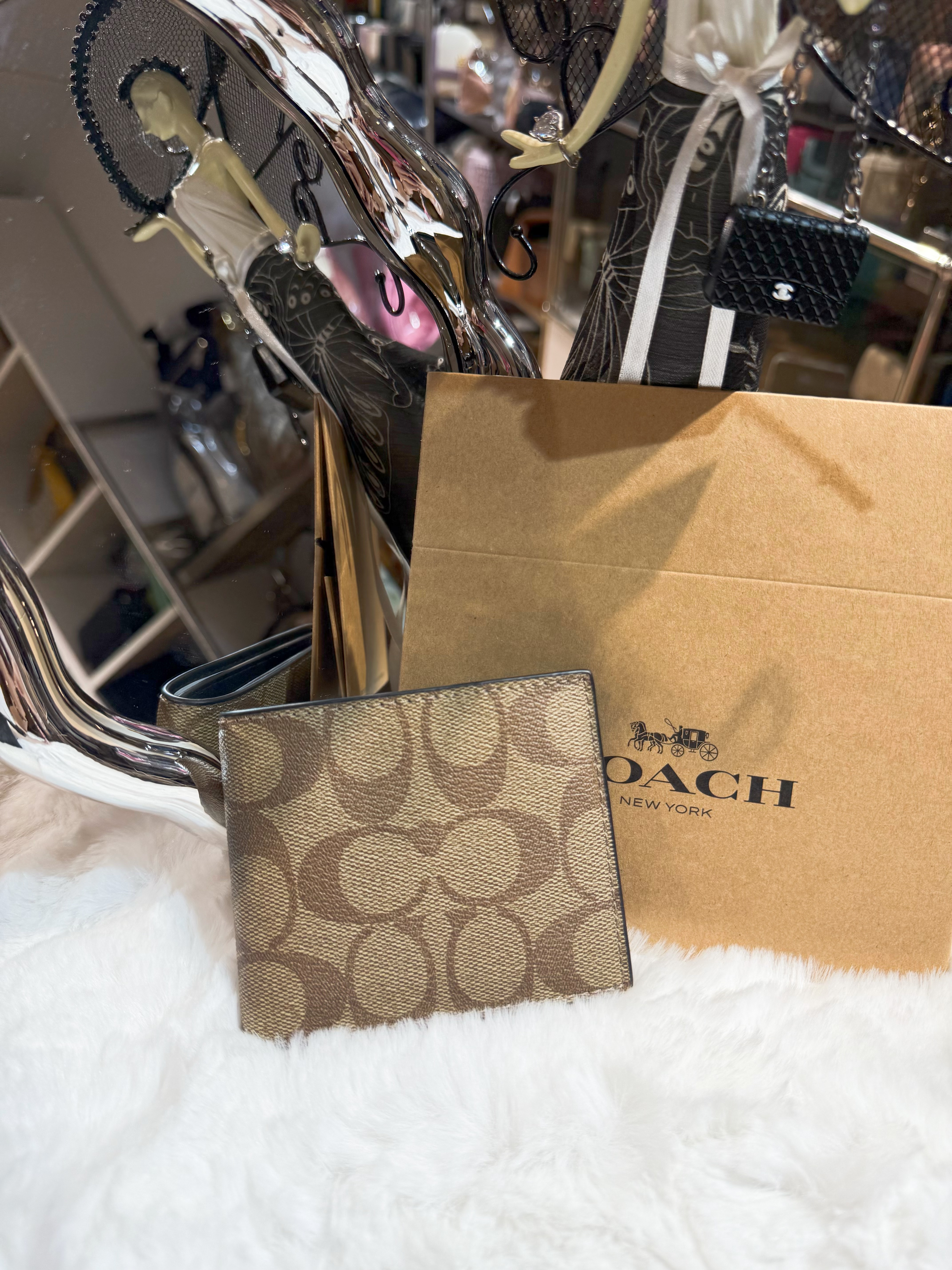 Coach bi fold wallet id/logo/m
