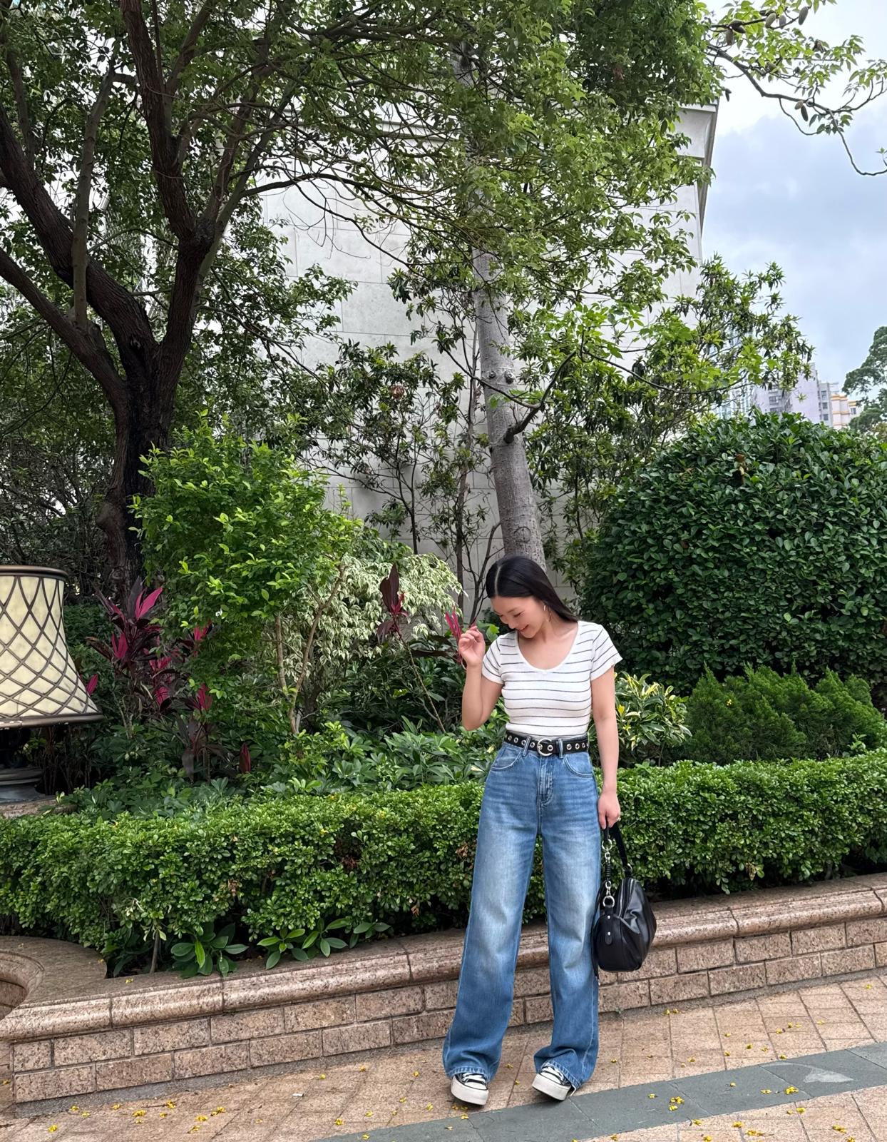 F21 v領橫間線top