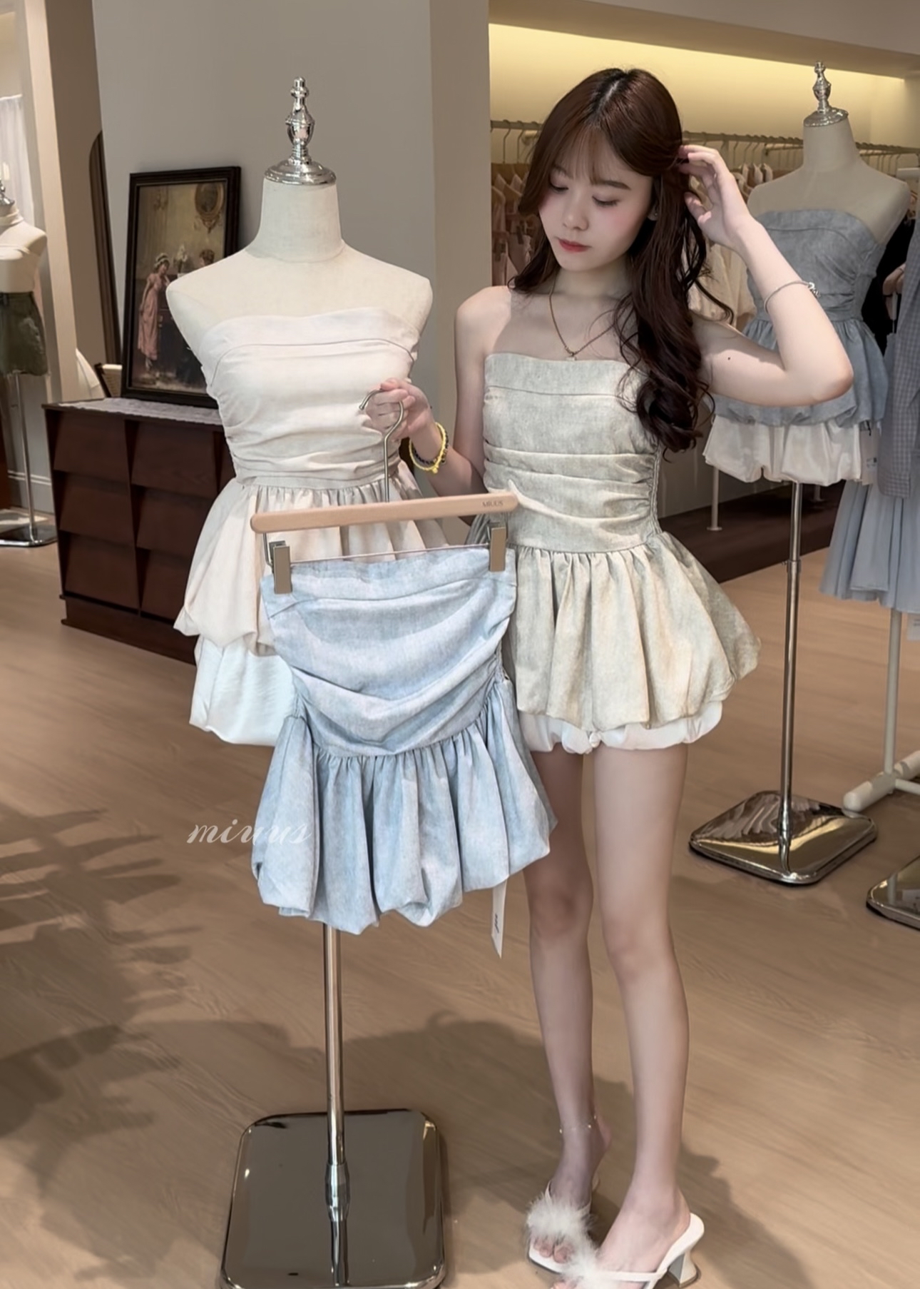 1709 FIT & FLARE STRAPLESS TOP 修身抹胸花苞上衣