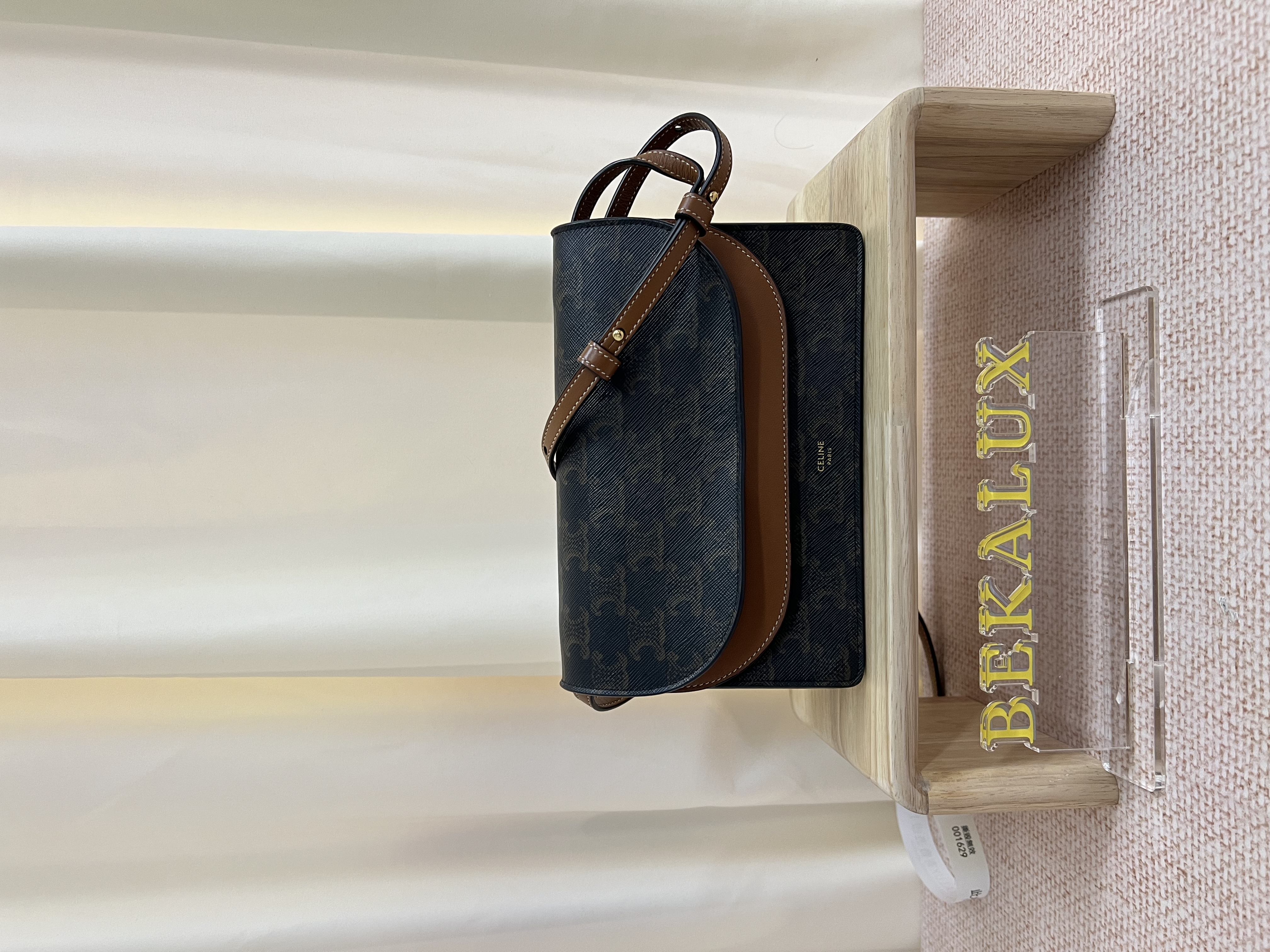 Pre-owned CELINE WOC/ Product Code: 26030204