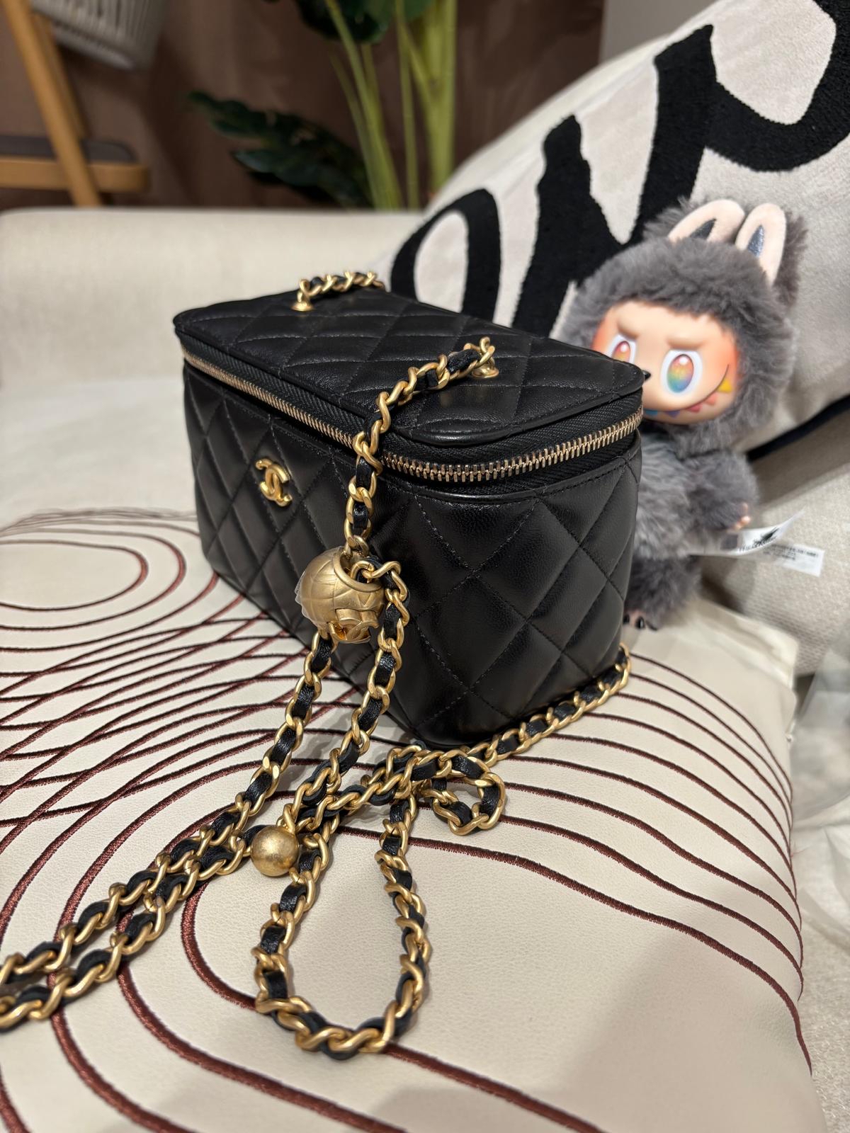 全新 Chanel vanity with pearl crush 黑色羊皮金球長盒子 100%Authentic ,全新未使用品 ✅晶片✅dust bag✅盒