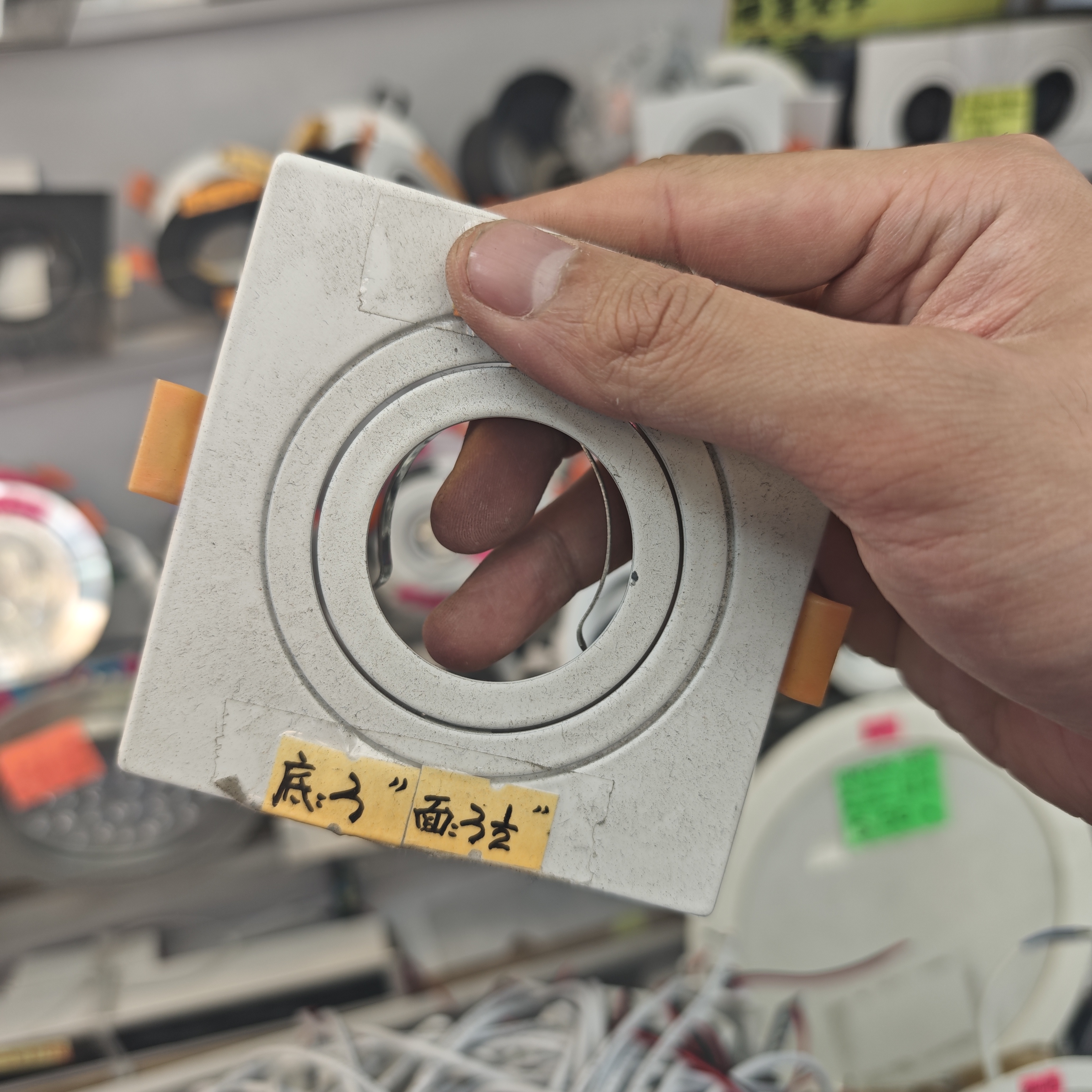 方形 內雙環紋 白色  可調節角度千秋架  假天花用平板燈燈殼