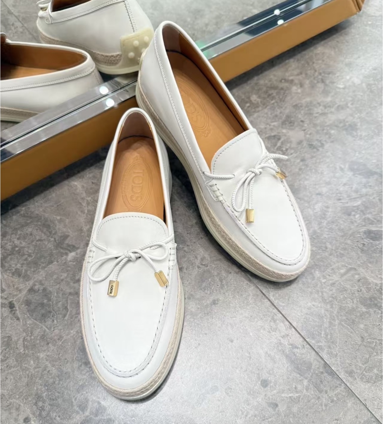 新款🆕訂貨📮 Tods 白色全皮 loafer Size 36/36.5/37/37.5/38/38.5/39/40