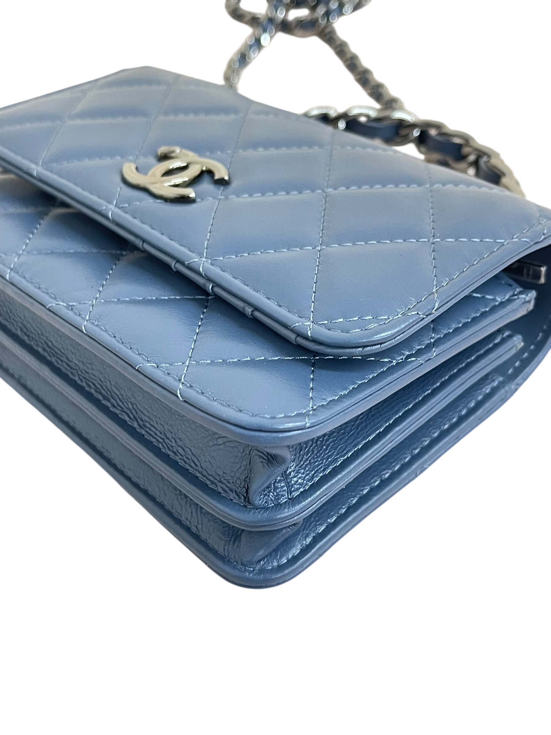 Pre-owned Chanel Clutch With Chain / Product Code: 063007