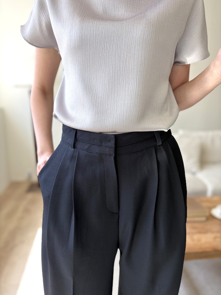 Timeless Pleated Flow Pants (Navy)