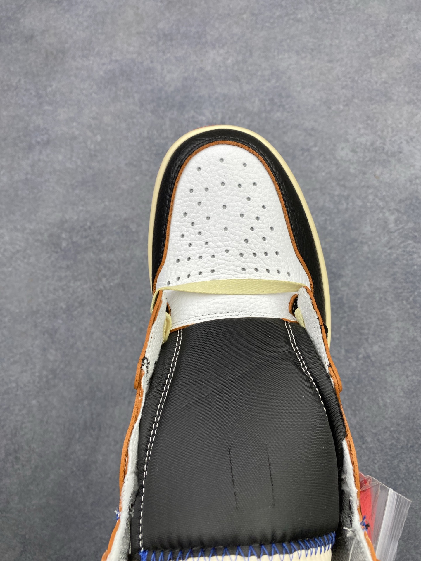 Nike Air Jordan 1 Retro High OG BV1300-106