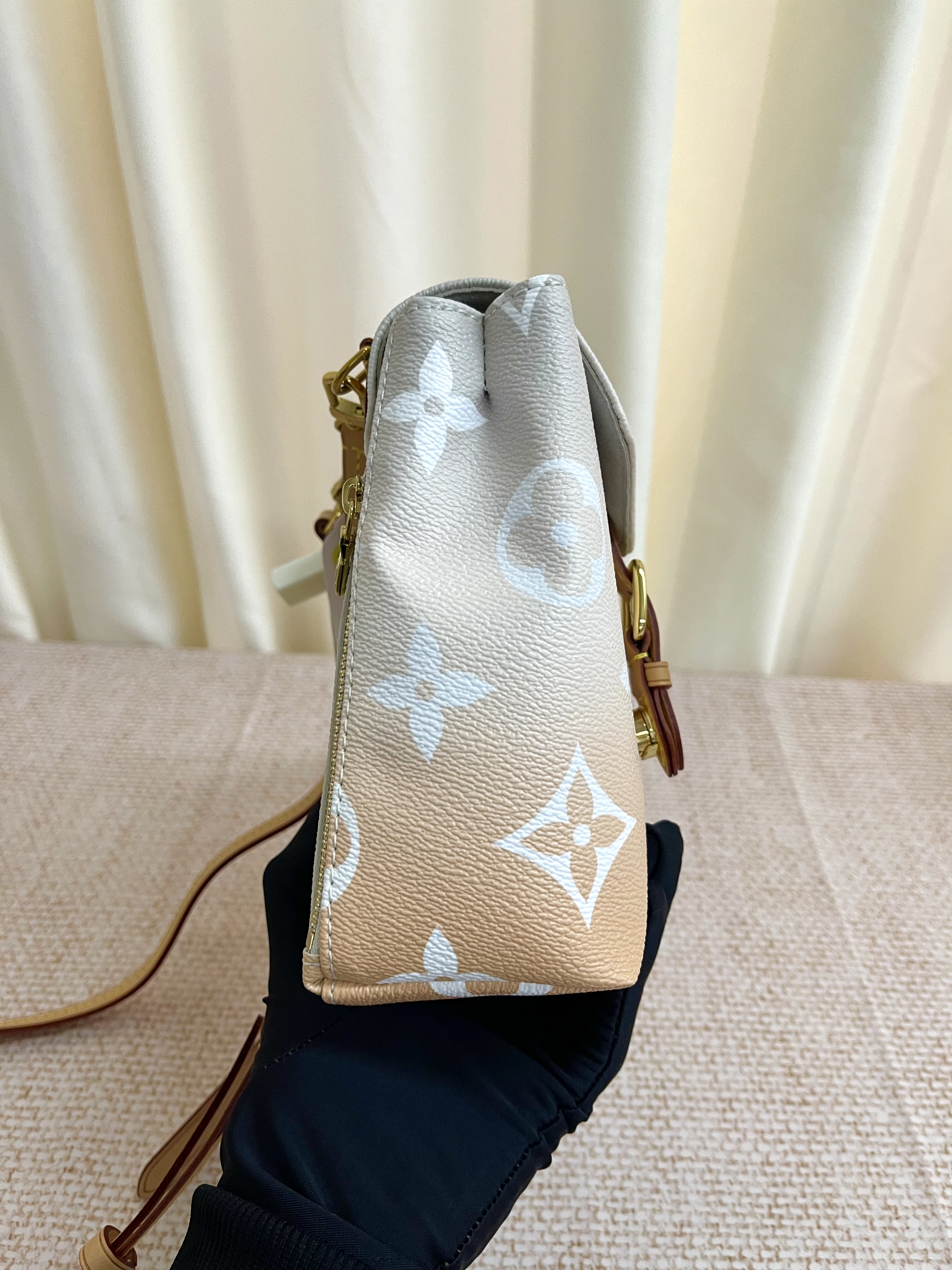 Pre-Owned Louis Vuitton Tiny Backpack / Product Code: 26021201