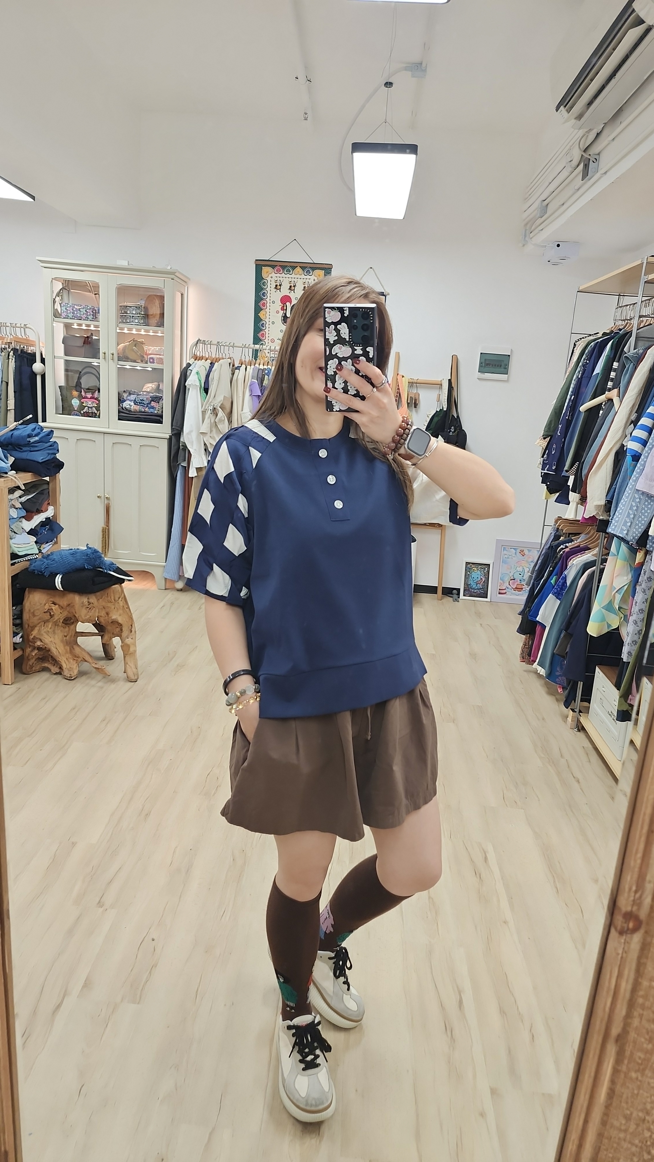 韓國深藍拼米白單格仔袖Tee