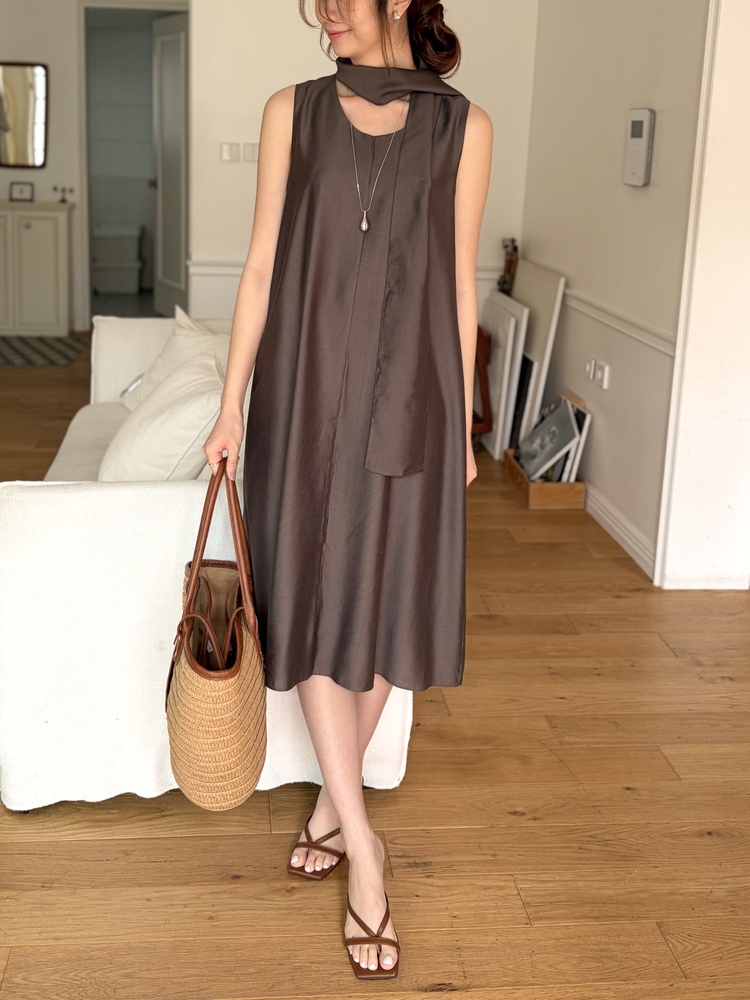 The Flowy Scarf-Detail Dress (Brown)