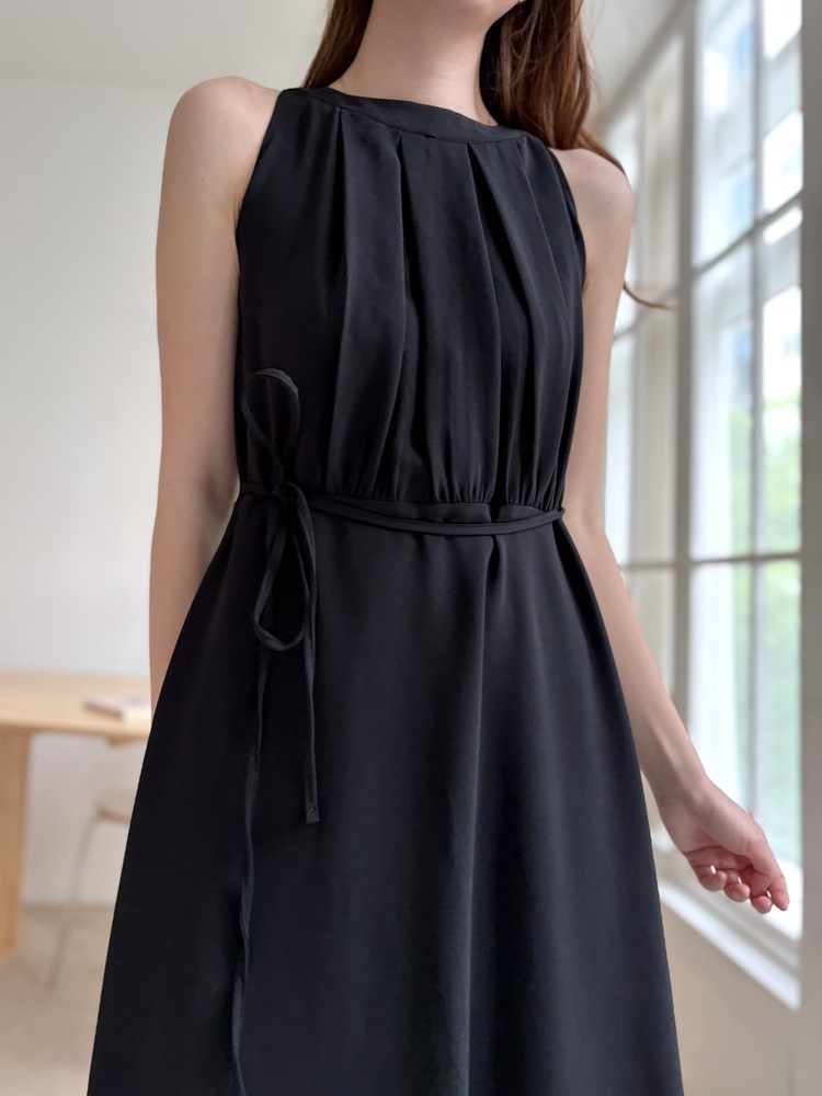 Pleated Halter Maxi Dress (Black)