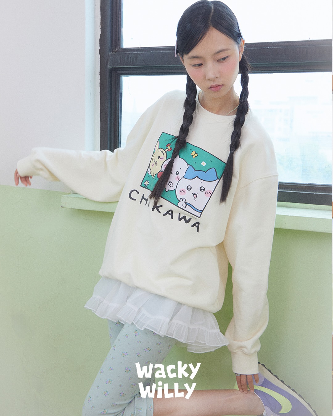 《Pre-Order》Graphic Sweatshirt｜Chiikawa 吉伊卡哇 X wacky willy (26CKW38-P)