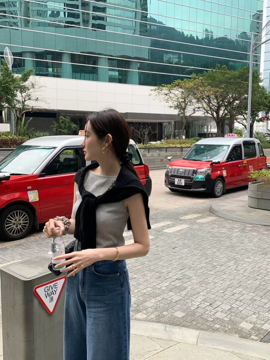 Elegant boat neck U-back cami top