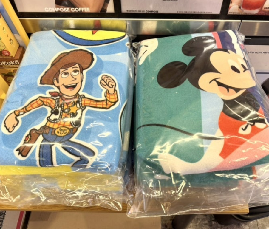 韓國咖啡品牌 Compose Coffee X Disney 夏日限定 Toy Story /  Mickey and Friends 沙灘毛巾