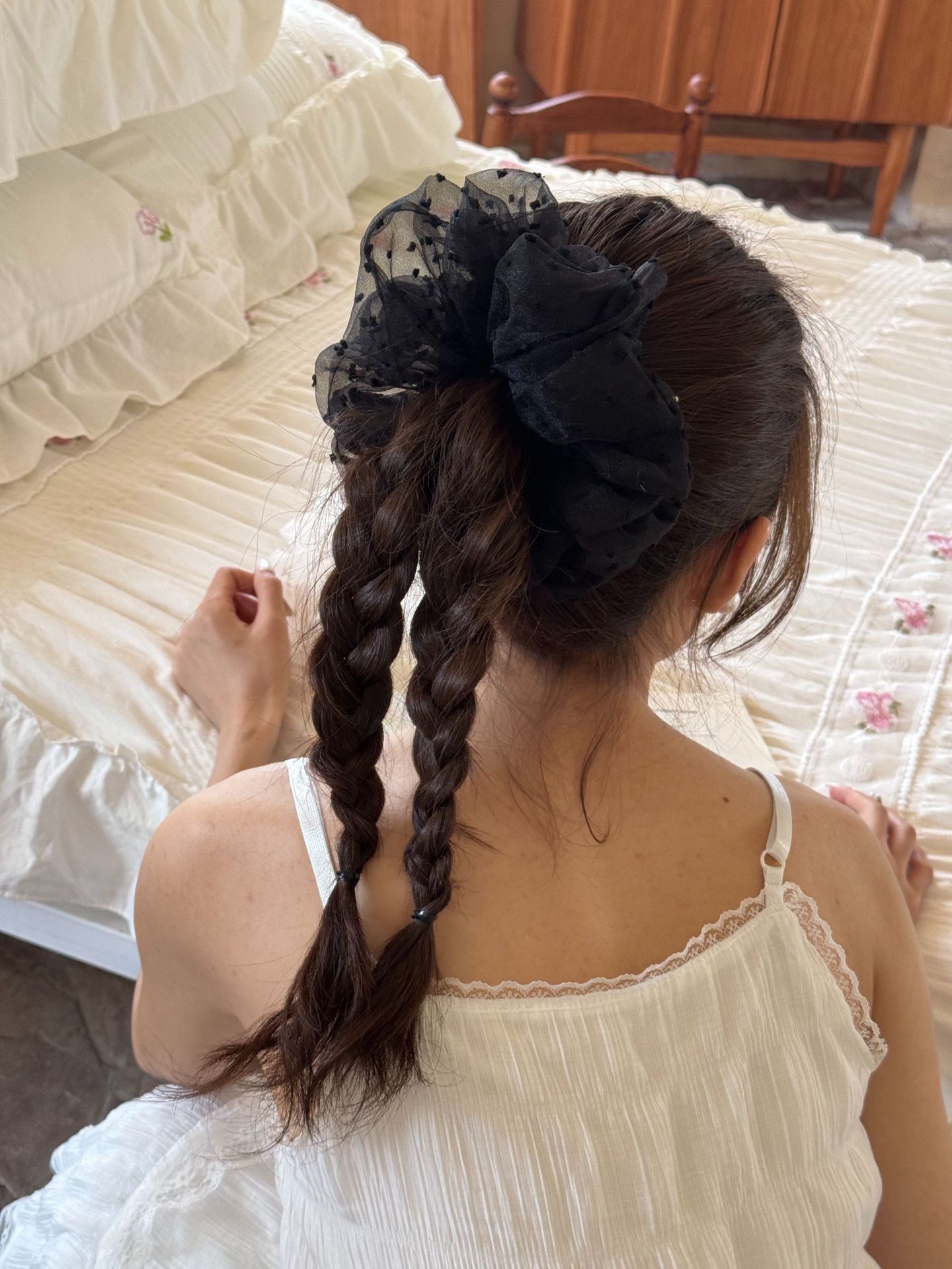 复古刺绣点点网纱大肠发圈｜Vintage Embroidered Tulle Scrunchie