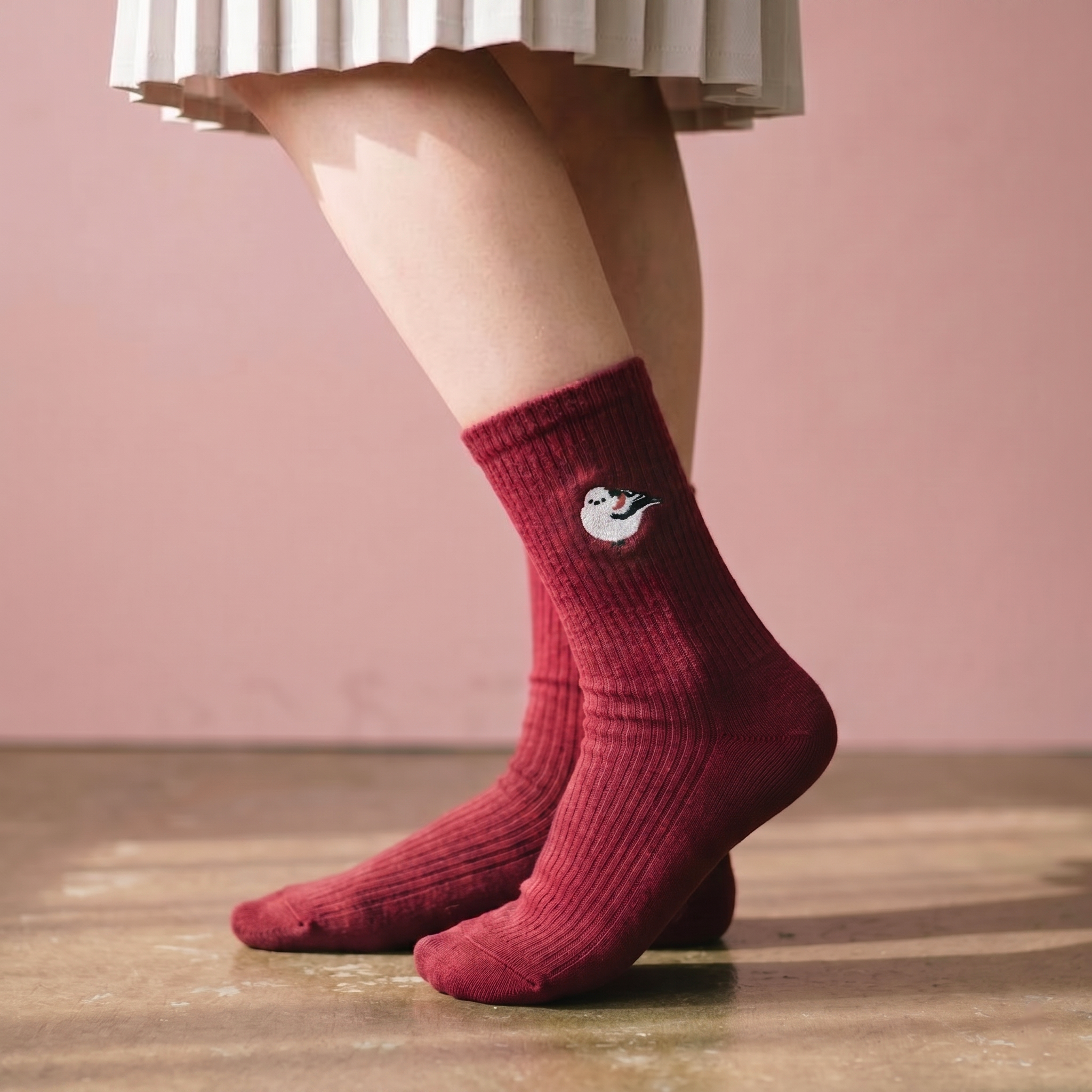 STREAM - 刺繍襪子 (酒紅色長尾山雀款)