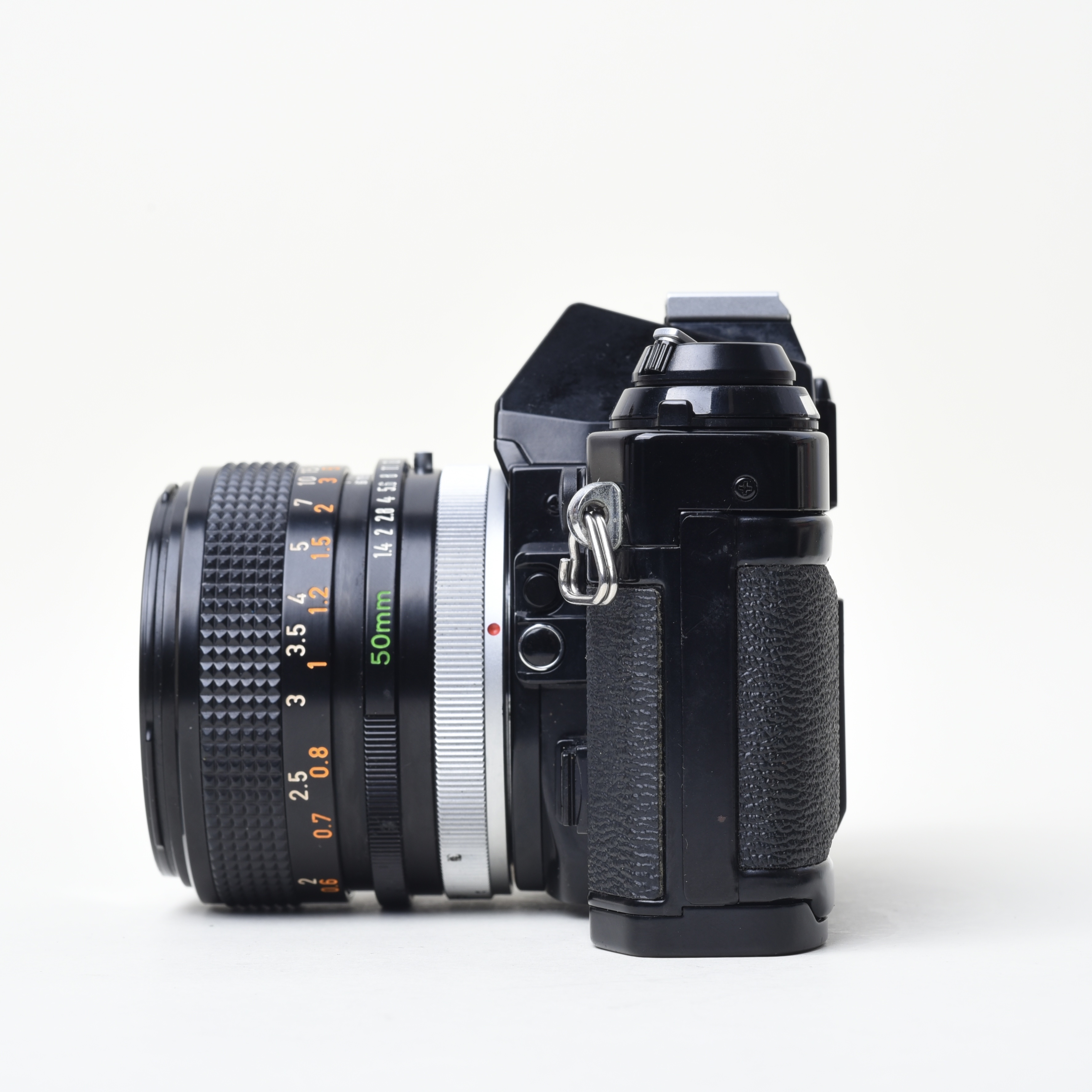 Canon AE-1 Program配置Canon FD 50mm f1.4菲林相機