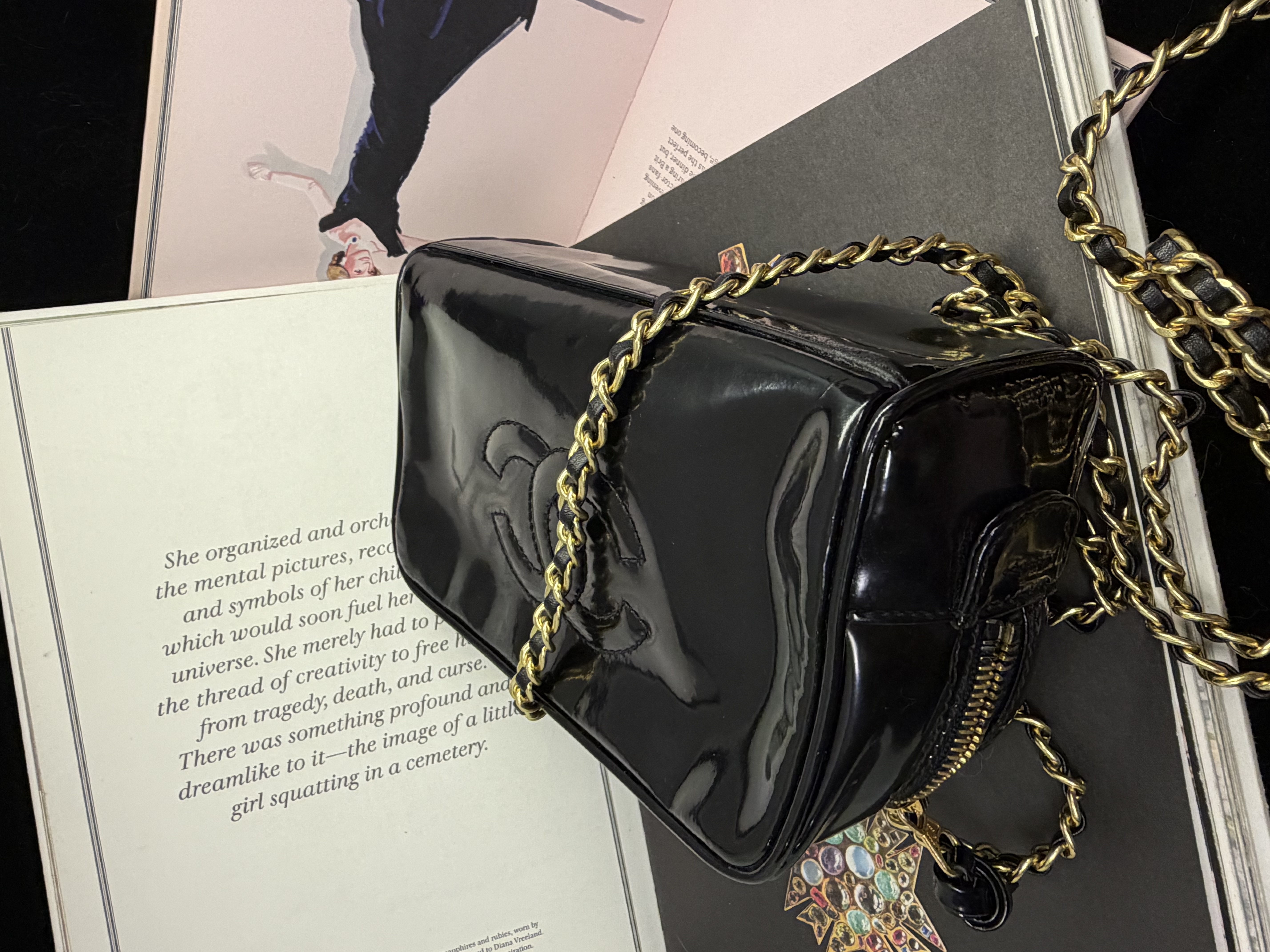 vintage chanel cc patent leather vanity bag