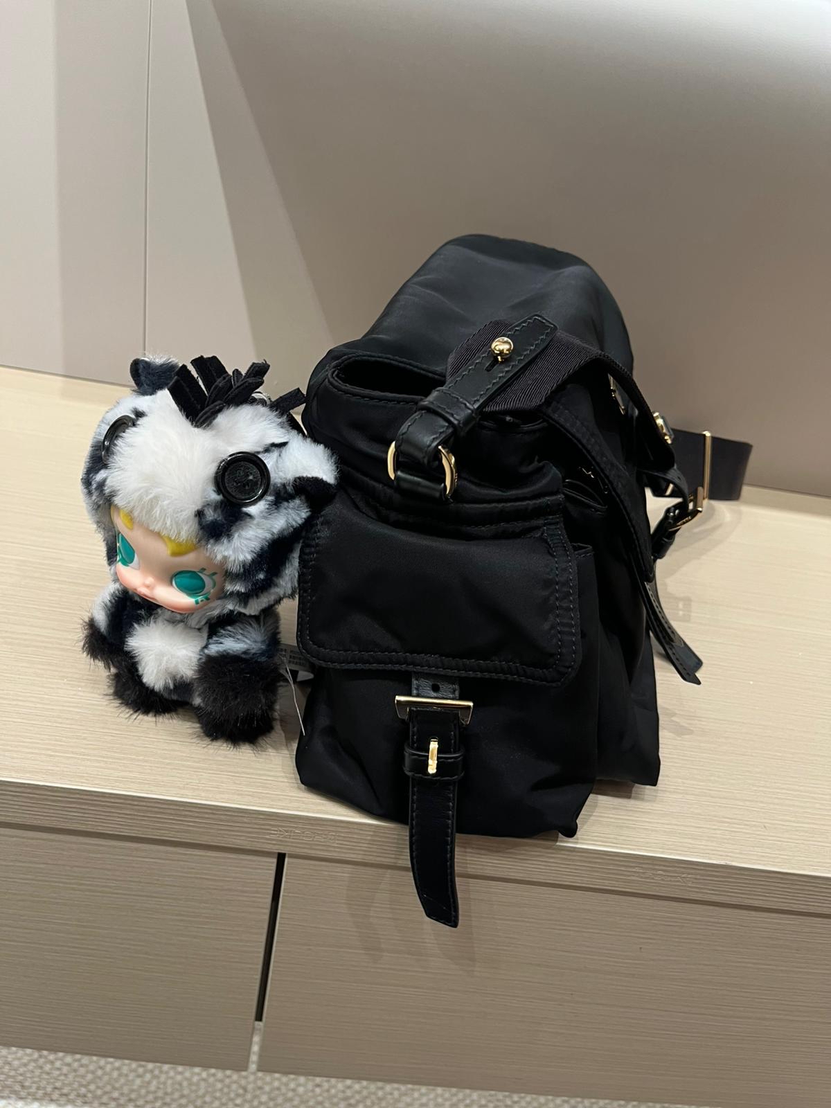 PRADA Re-Nylon Explore 2 way bag 1BD391, 100%aauthentic, 98%New ✅收據副本 ✅Dust bag