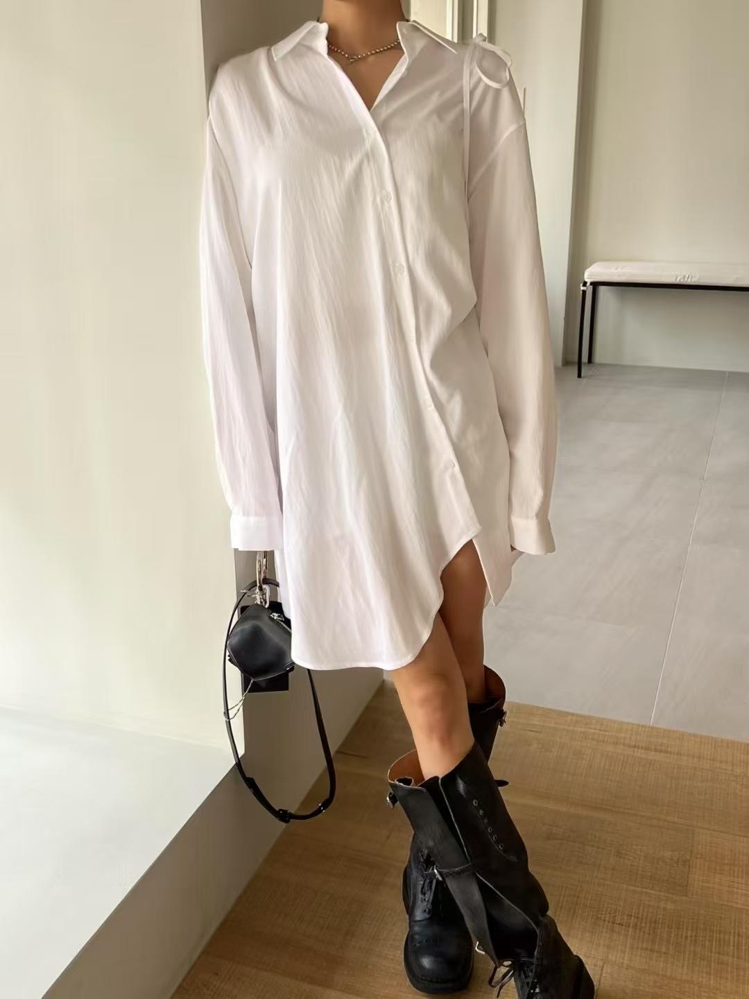 White Oversized Shirt Dress with Waist Tie Detailing‖ 腰间细带白色宽松衬衫式连衣裙 KR01938051