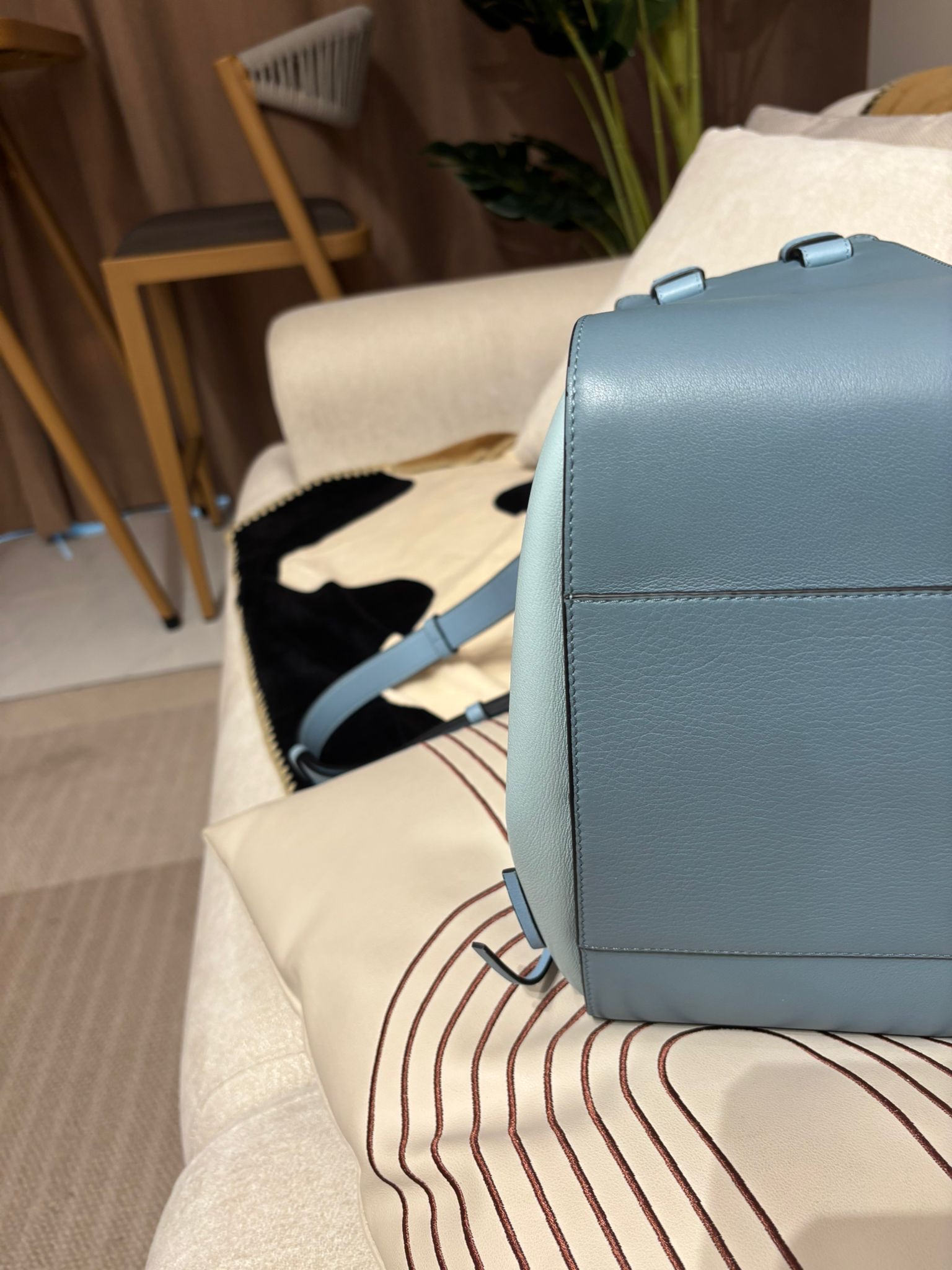 Loewe hammock medium 100%Authentic ,98%new✅dust bag 