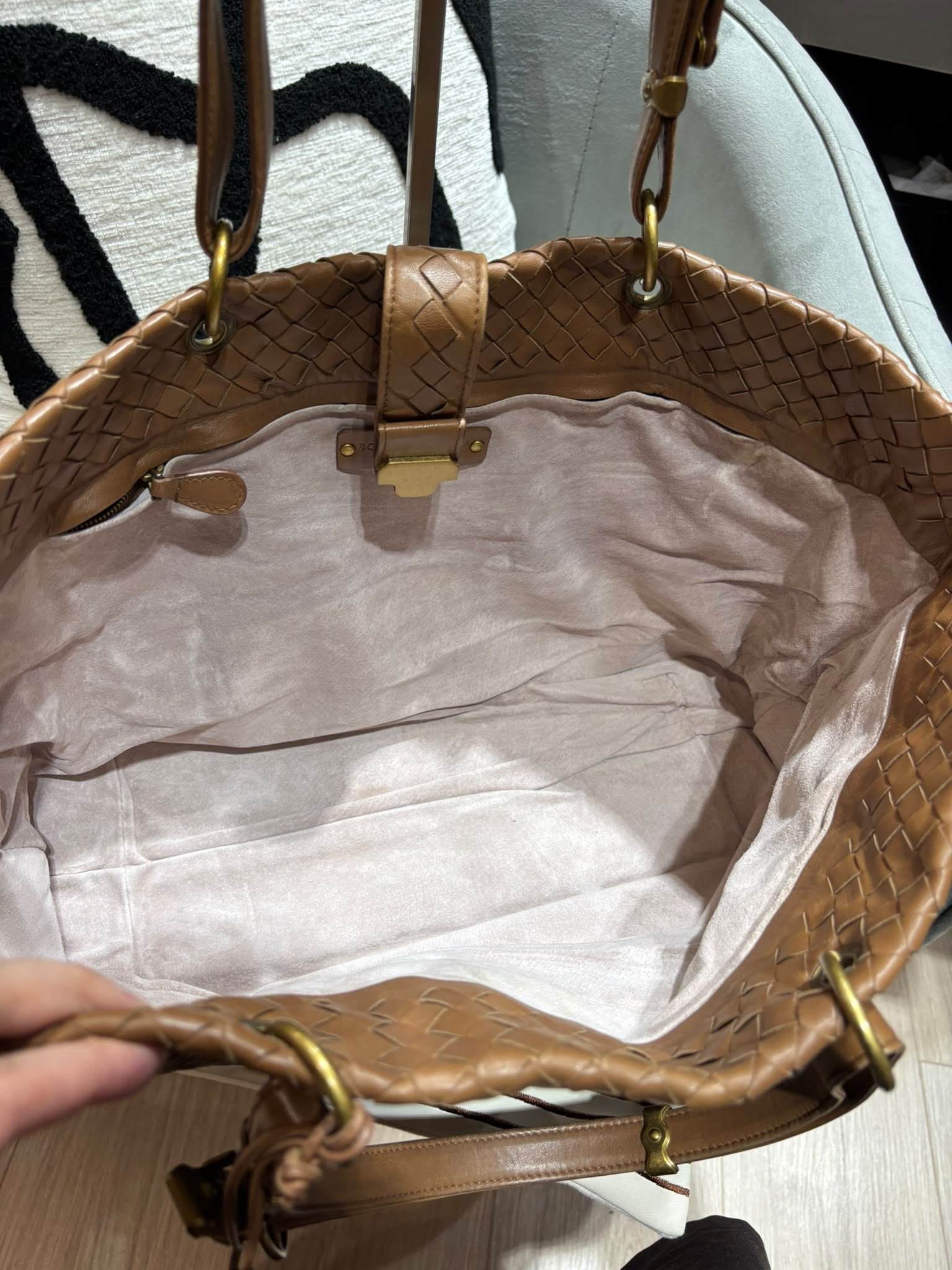Bottega Veneta Intrecciato Roma Tote Bag shoulder bag Tan 100%Authentic ,90%new 