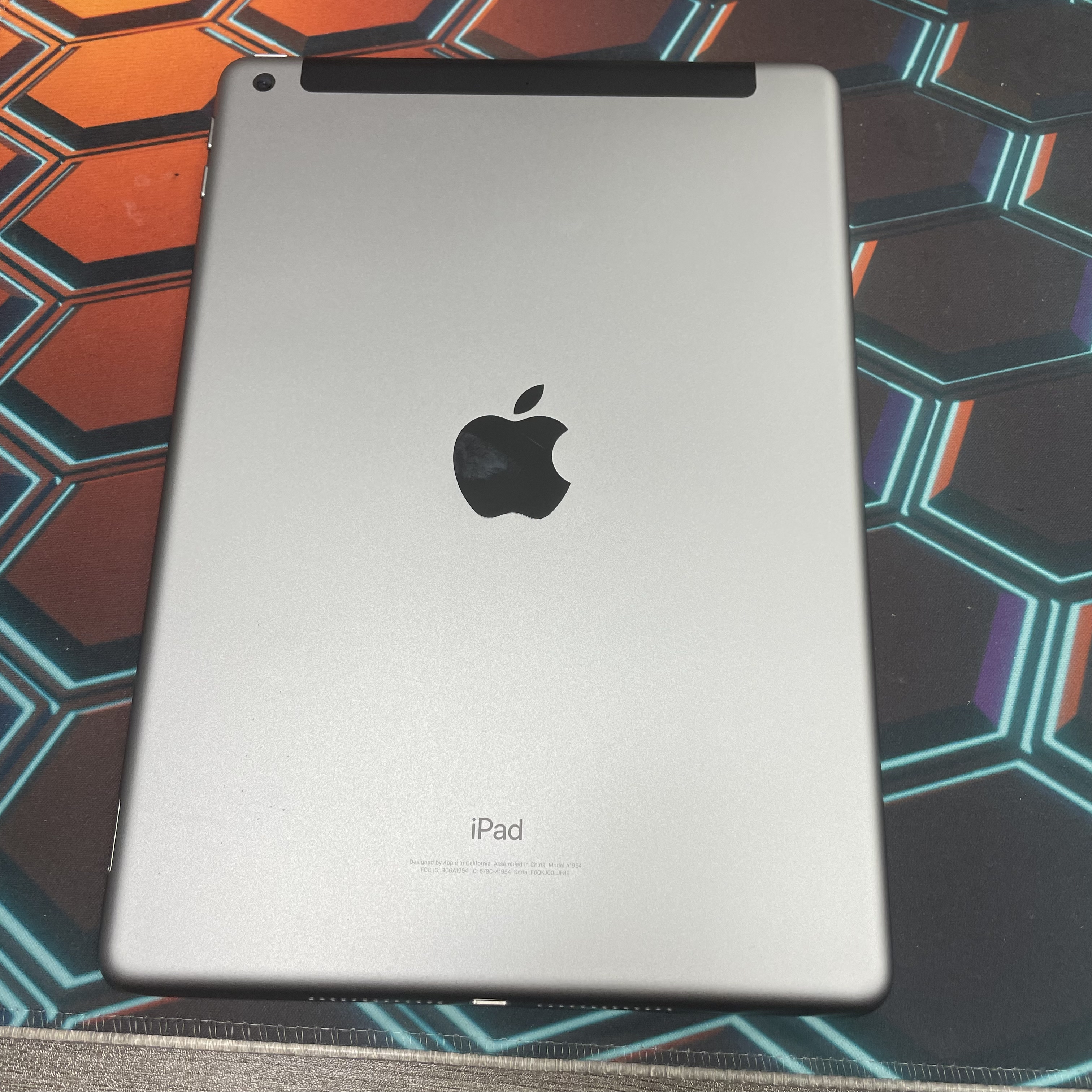 *6954 iPad 6 未使用品 128GB 插卡版 灰色 gray