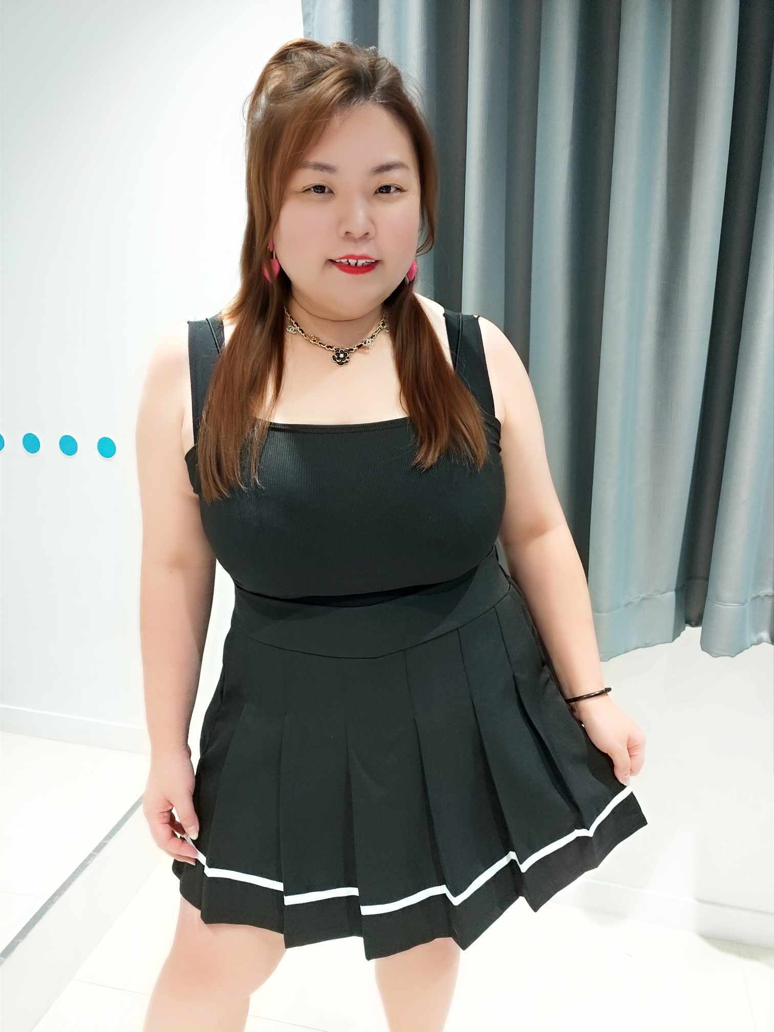 DSB04 裙摆拼线条百褶裤裙