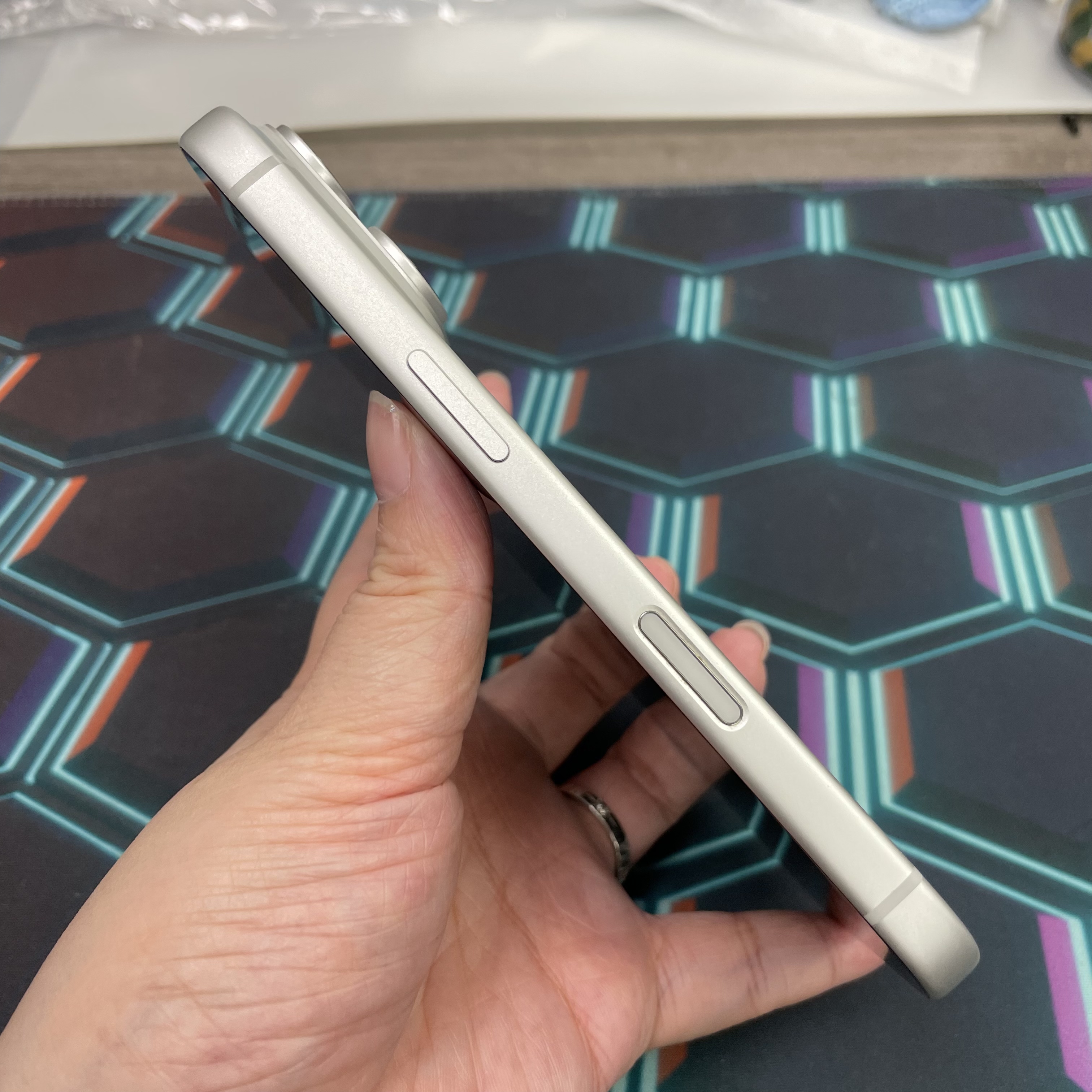 *8210 17 Pro 完美機 1TB 電91 銀色 sliver