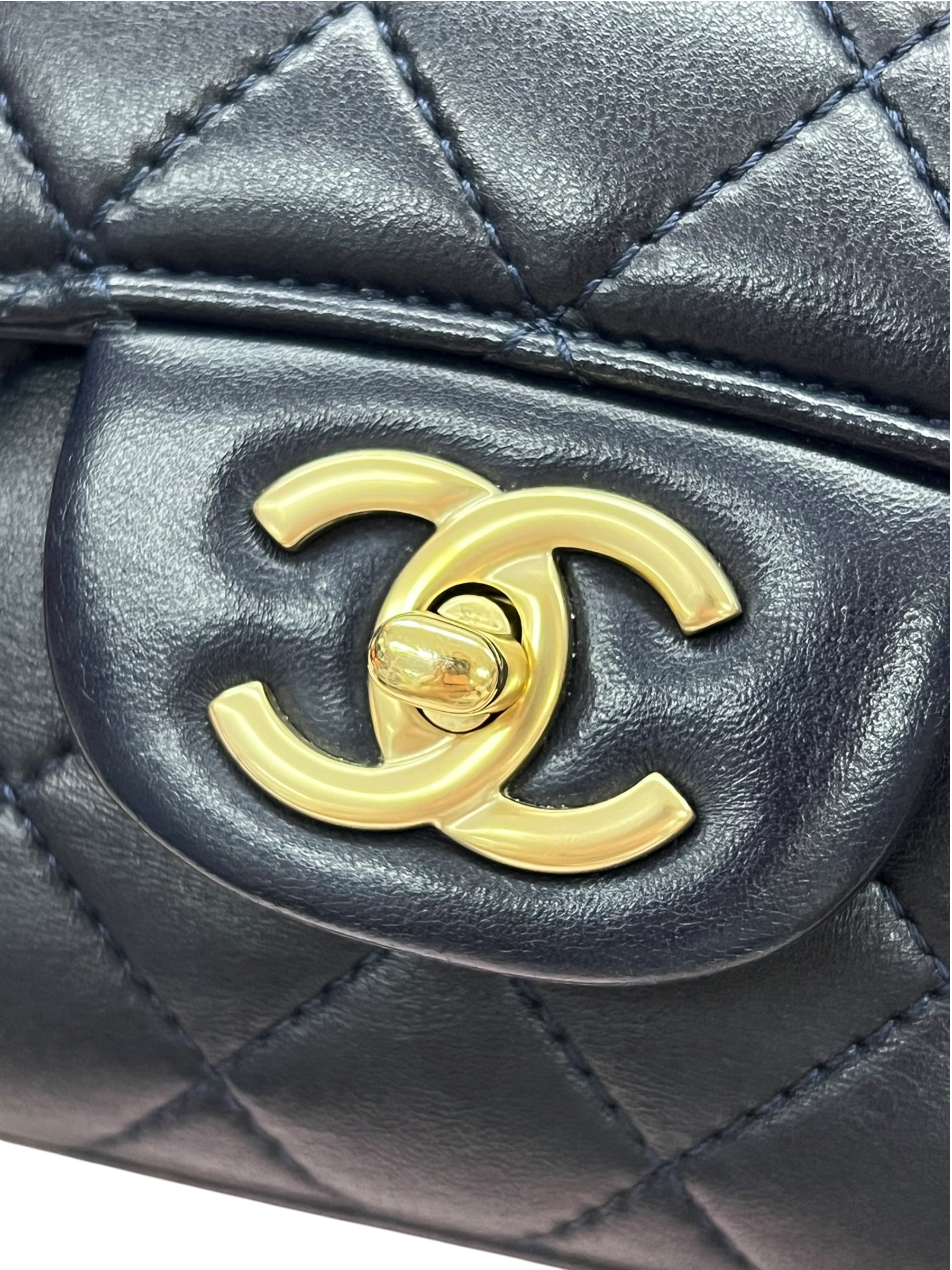 Pre-owned Chanel Mademoiselle Chic Flap Bag / Product Code:081806