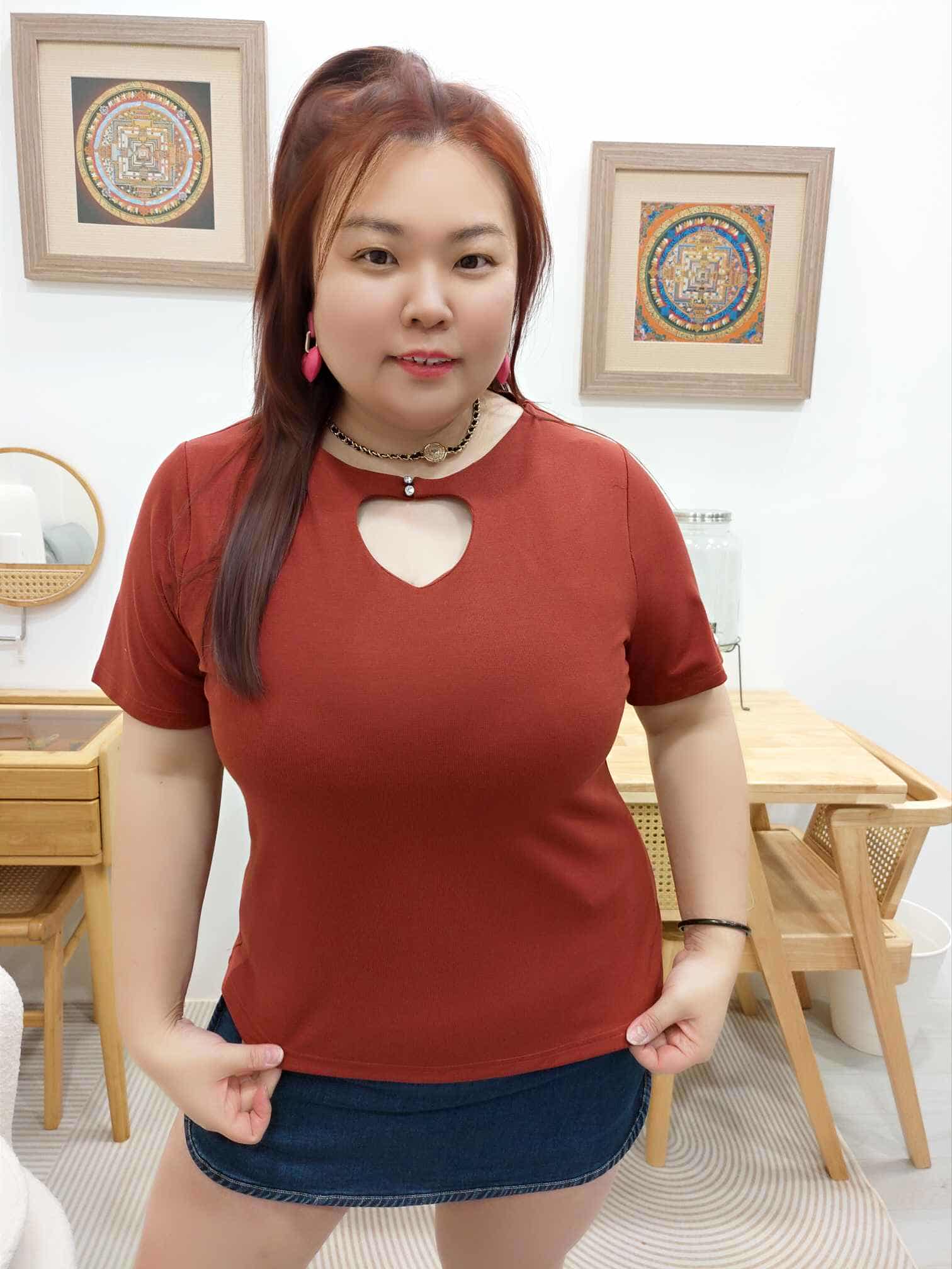 OTA19 BE#810543 胸前镂空爱心设计上衣