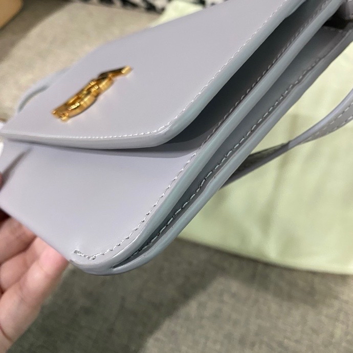 ［預訂貨品］Burberry純色全皮相機色