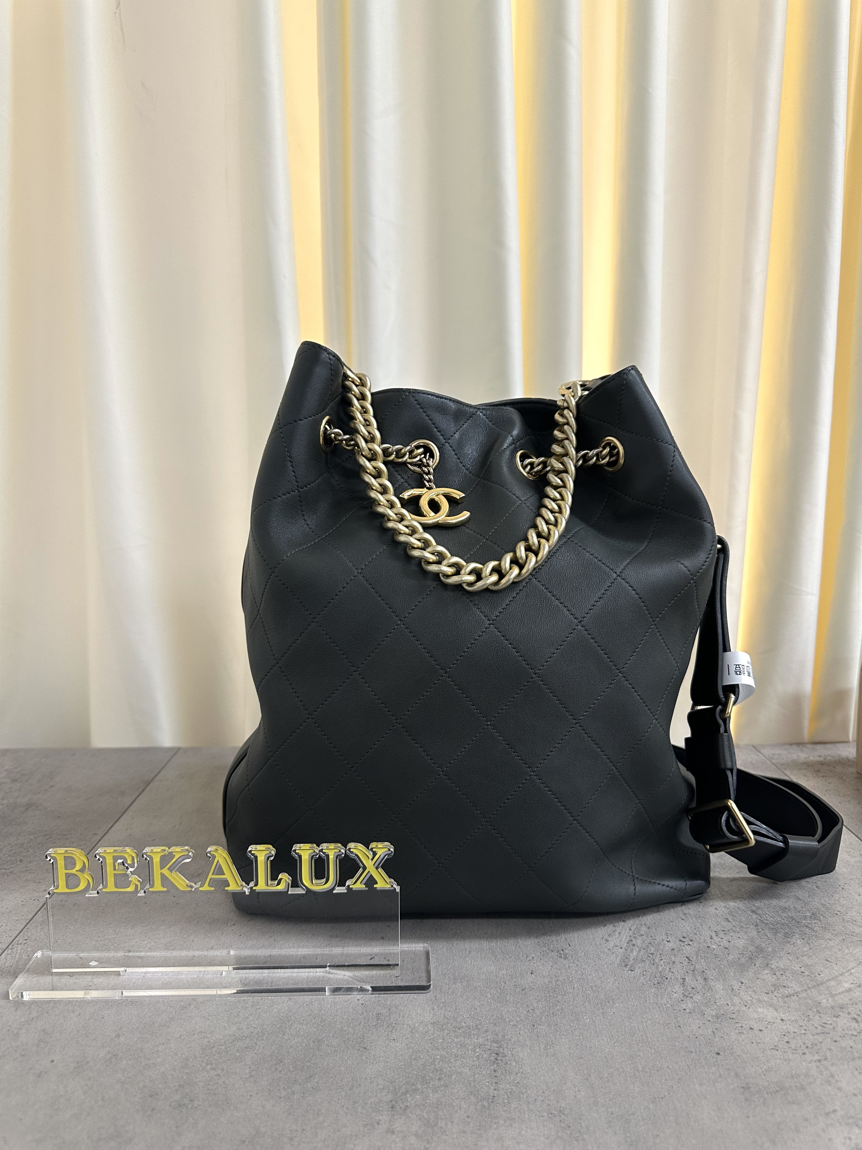 Pre-owned Chanel On My Shoulder / Product Code: 26012301