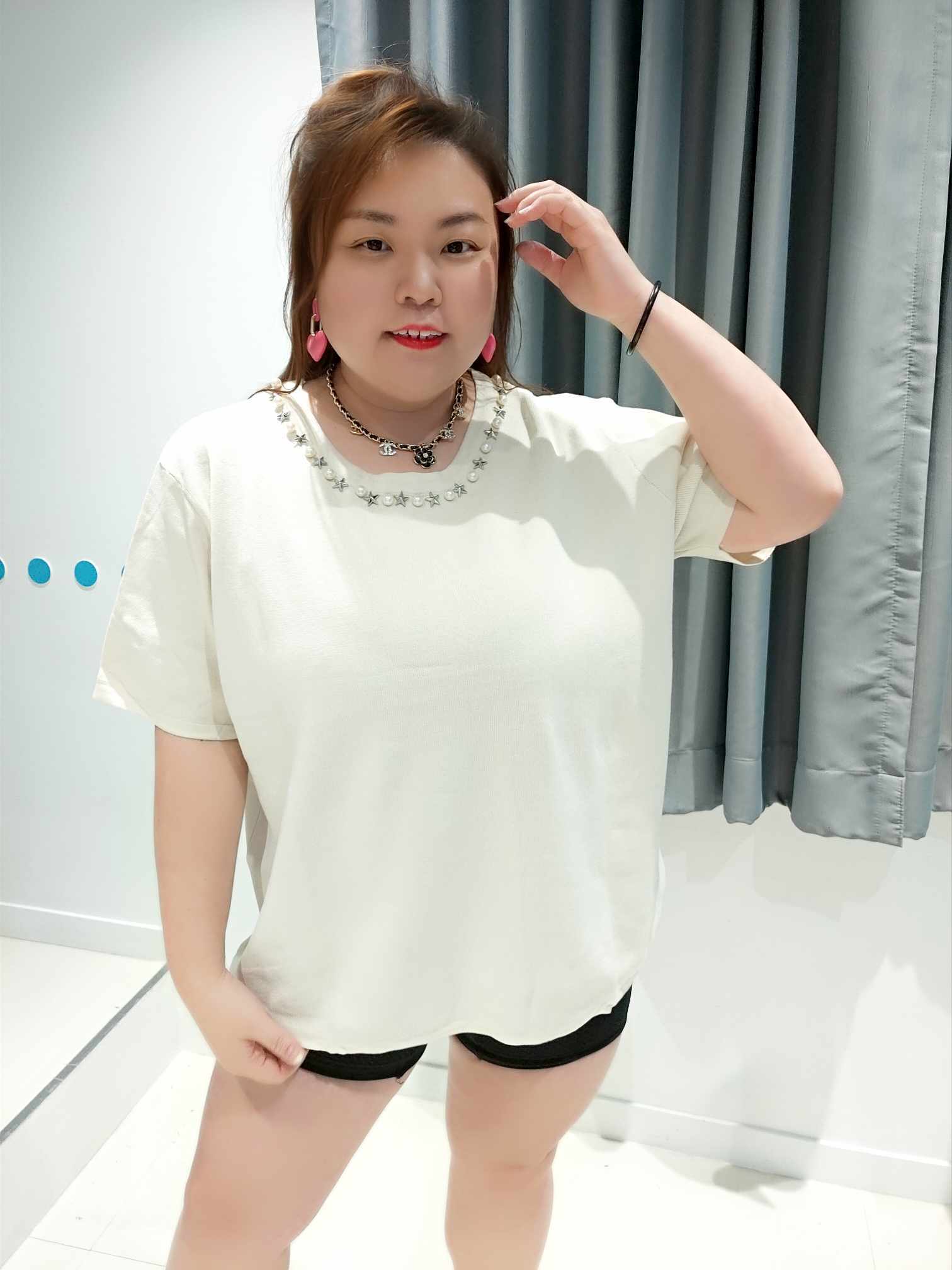 DSF09 领口设计款针织上衣