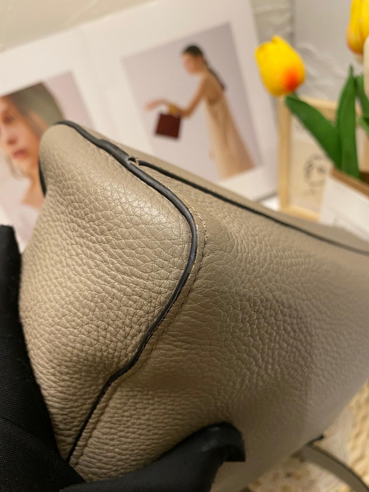 Prada Vitello Daino Tote Bag(Argilla)