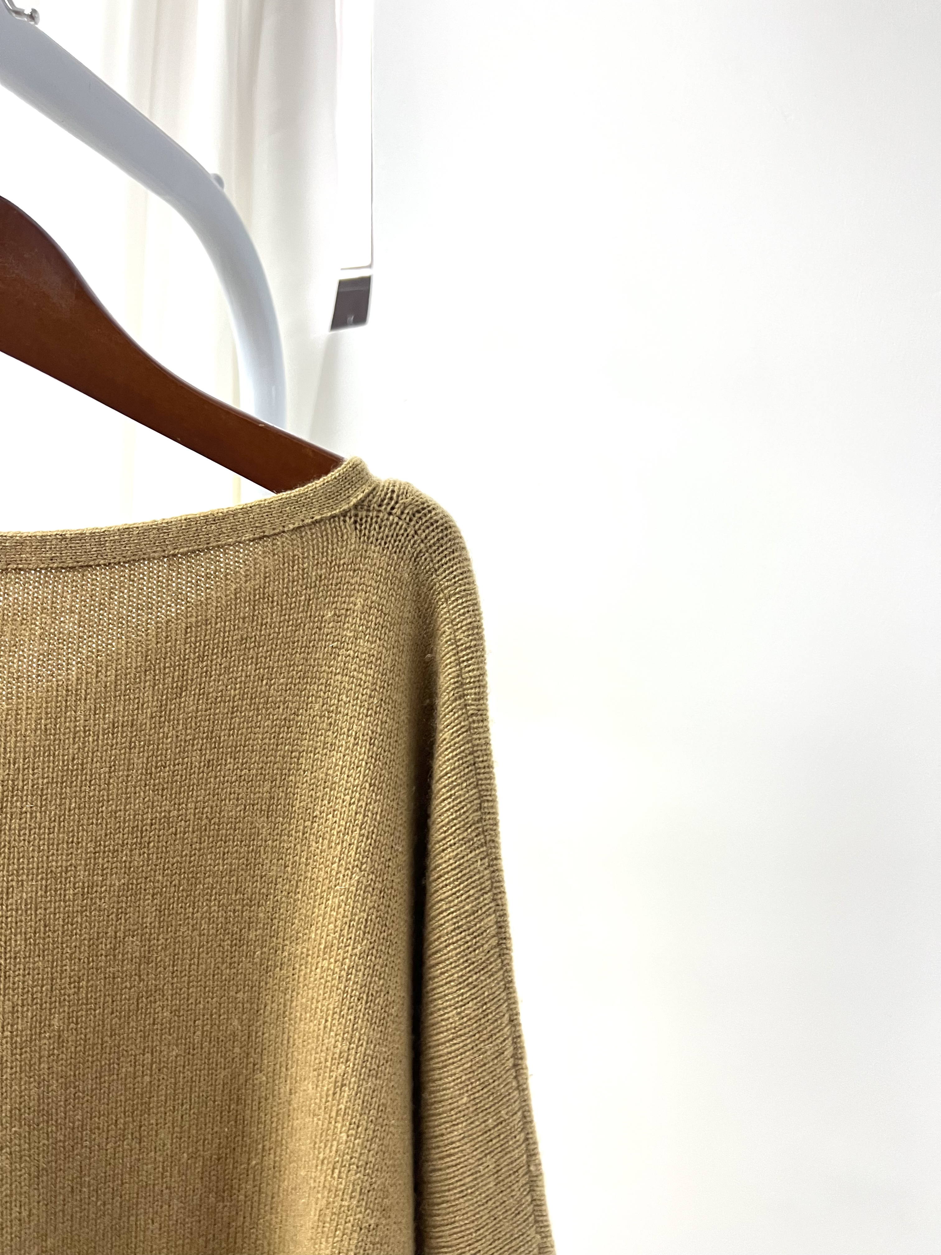 Pre-Owned HERMÉS Cashmere Poncho / Product Code: 26051907