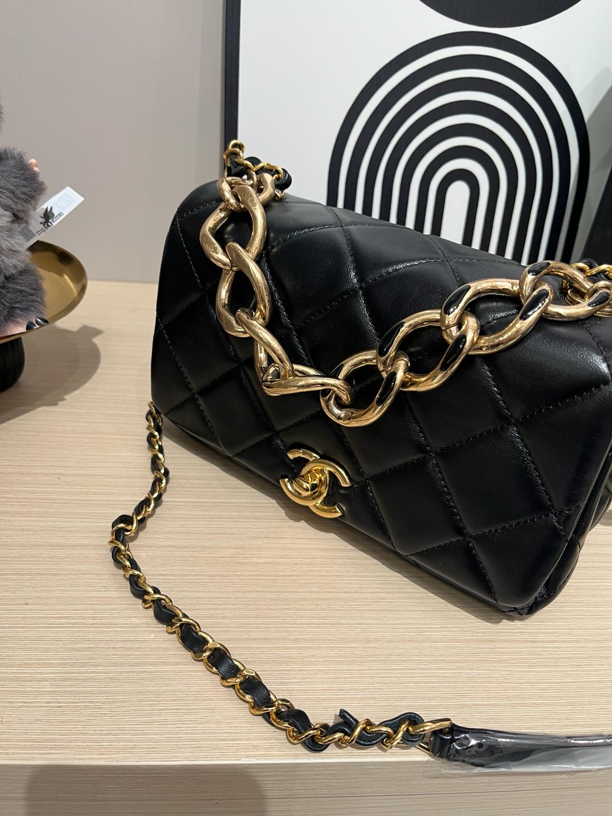 Chanel FLAP BAG AS3366 晶片 100%Authentic, 98%new  ✅晶片✅dust bag✅box 