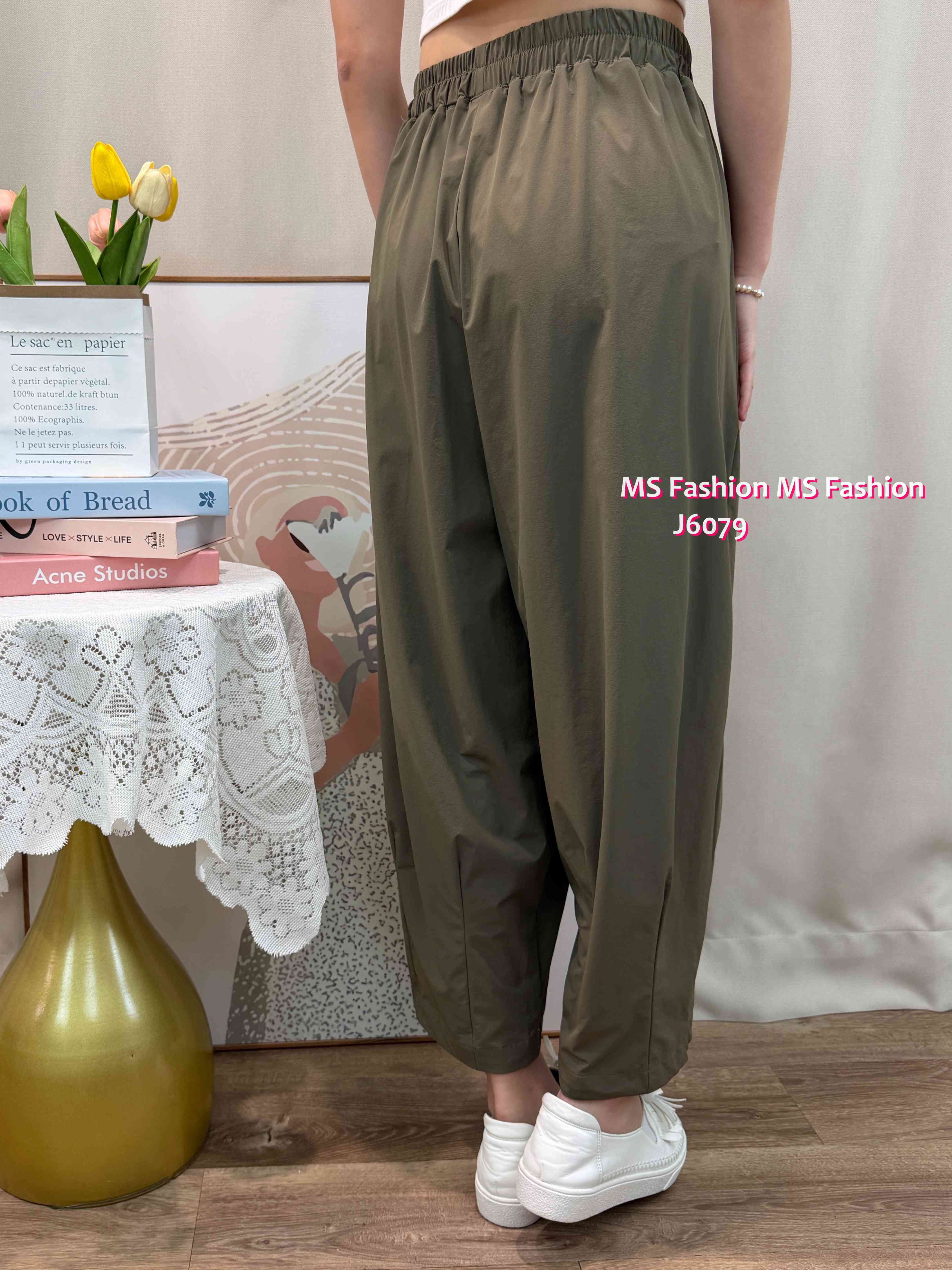 J6079 型格闊筒休閒褲