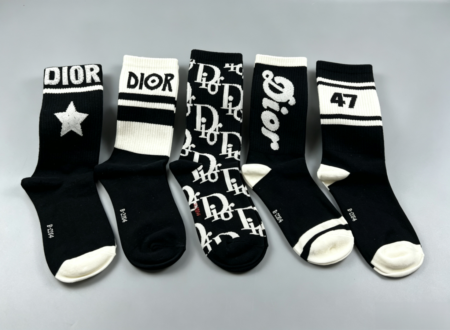 【現貨】Dior 經典標中筒棉襪（一套5對）